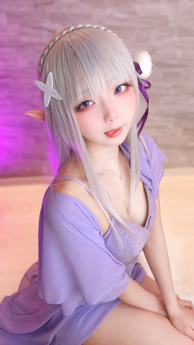 Chuchu Nagomitei as Emilia — cosplay photo 42 of 95