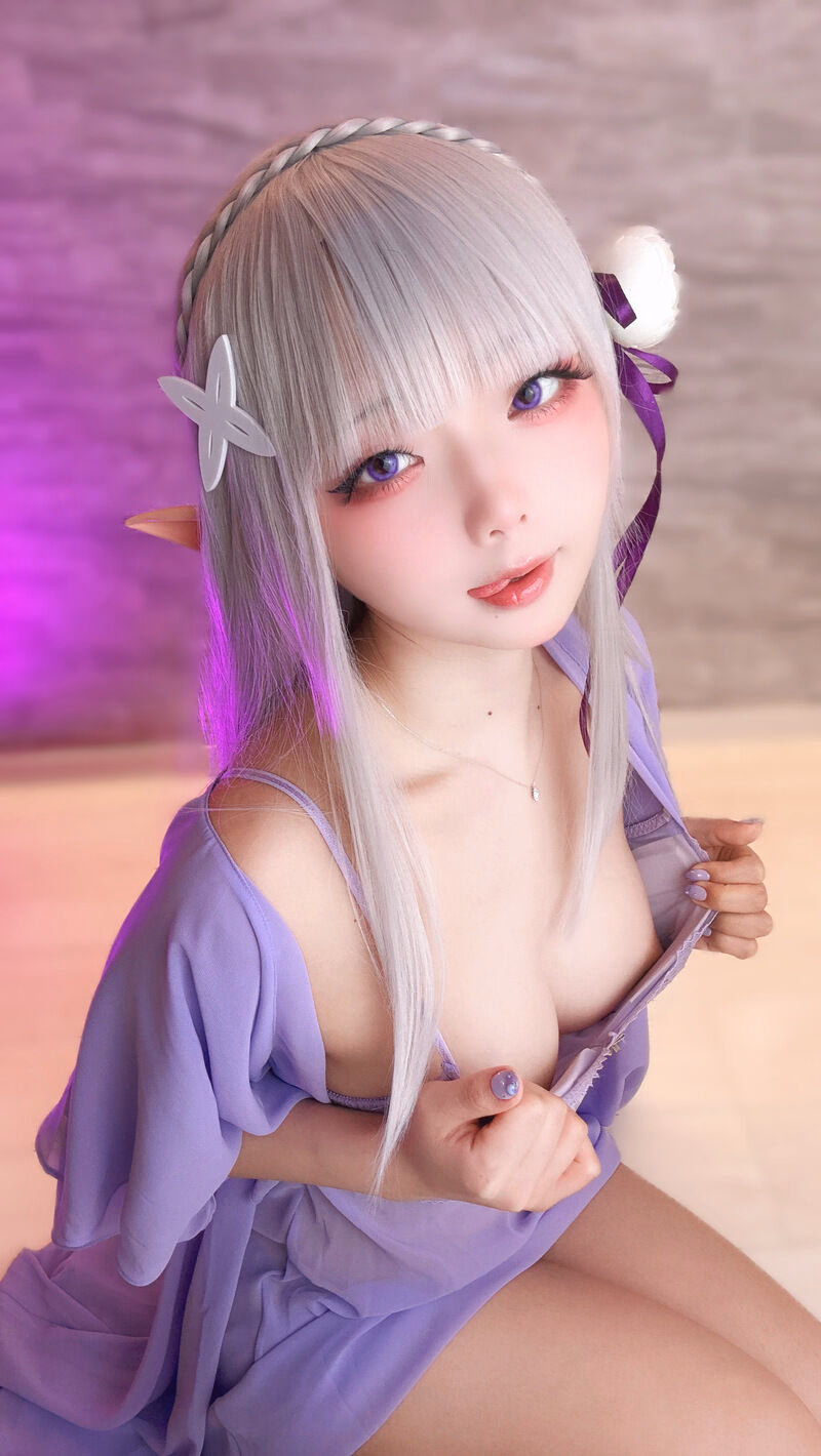 Chuchu Nagomitei as Emilia — cosplay photo 43 of 95