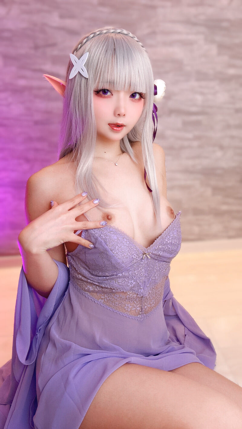 Chuchu Nagomitei as Emilia — cosplay photo 51 of 95