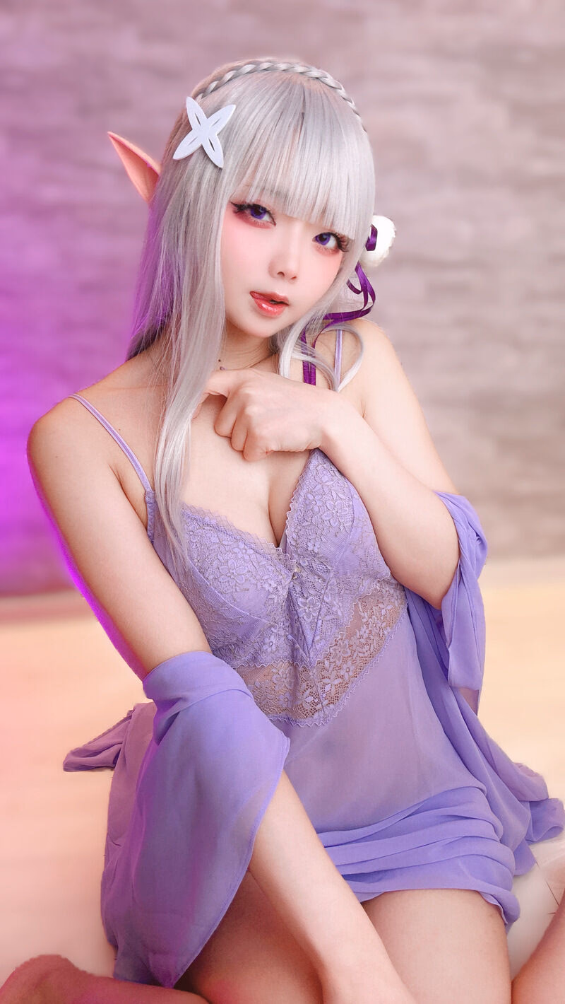 Chuchu Nagomitei as Emilia — cosplay photo 61 of 95