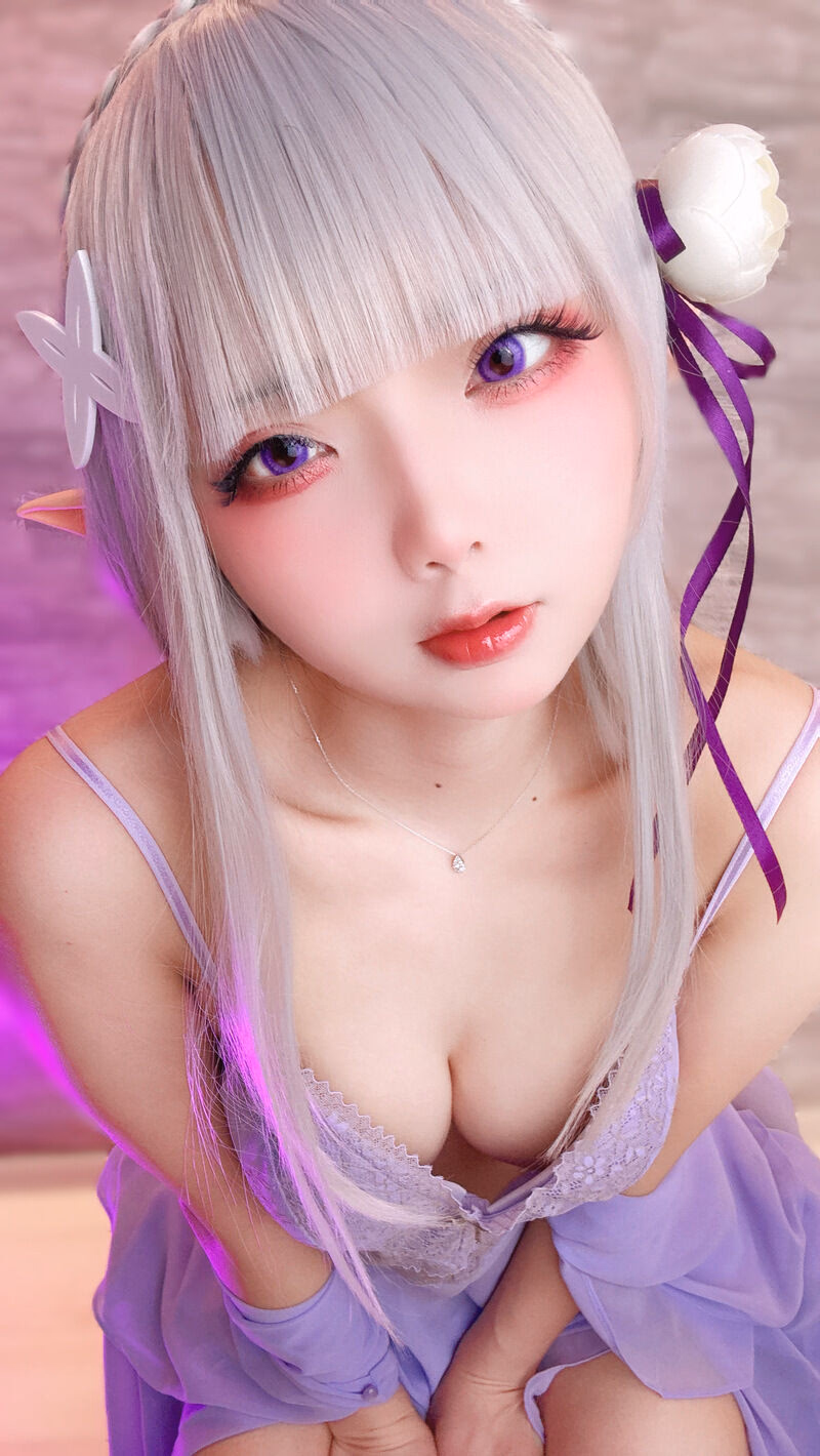 Chuchu Nagomitei as Emilia — cosplay photo 95 of 95