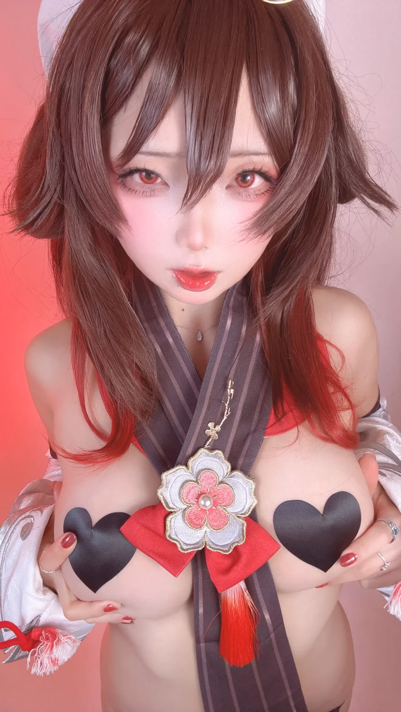 Chuchu Nagomitei as Hu Tao — cosplay photo 118 of 136