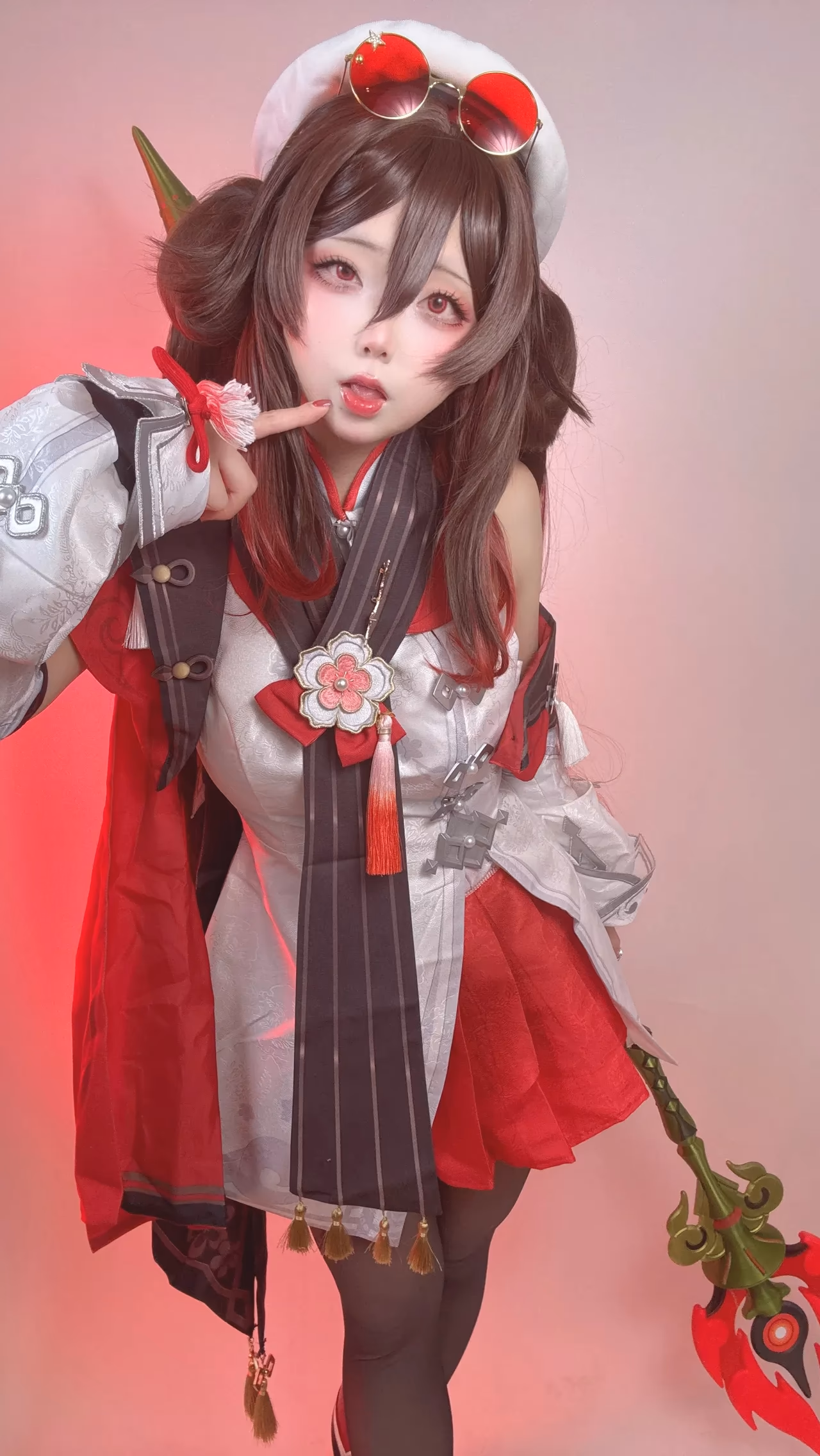 Chuchu Nagomitei as Hu Tao — cosplay photo 18 of 136