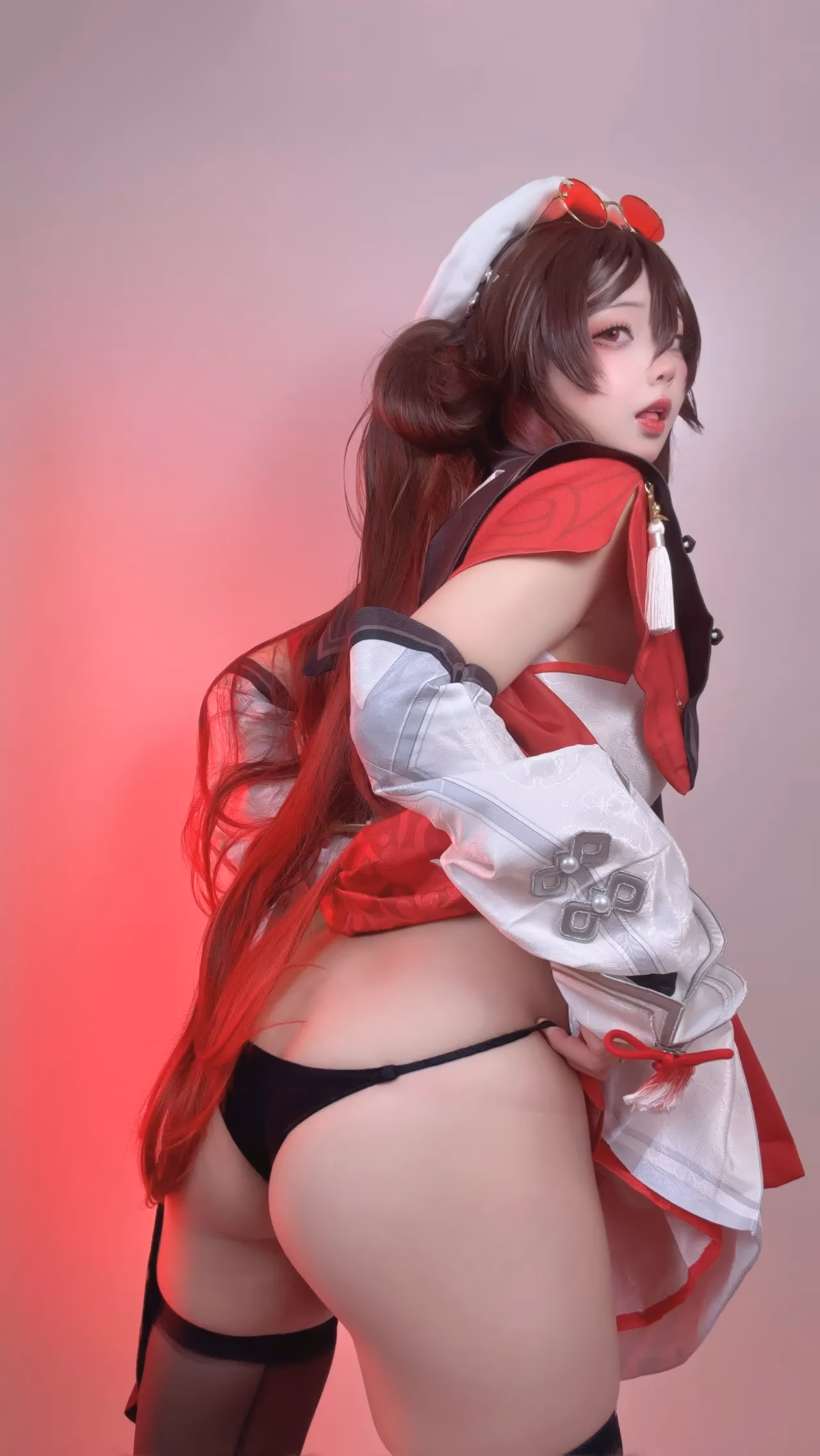 Chuchu Nagomitei as Hu Tao — cosplay photo 41 of 136