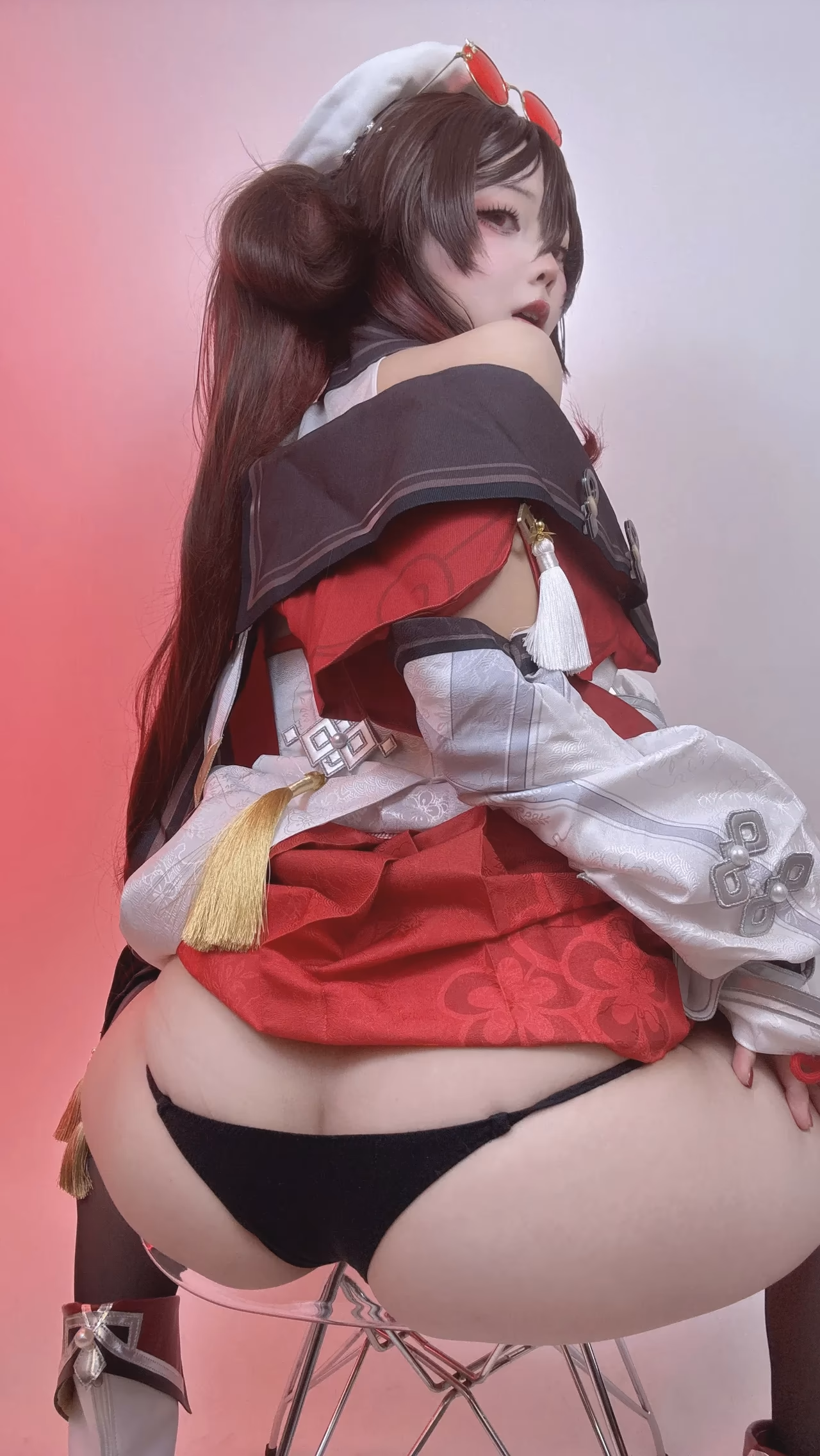 Chuchu Nagomitei as Hu Tao — cosplay photo 64 of 136