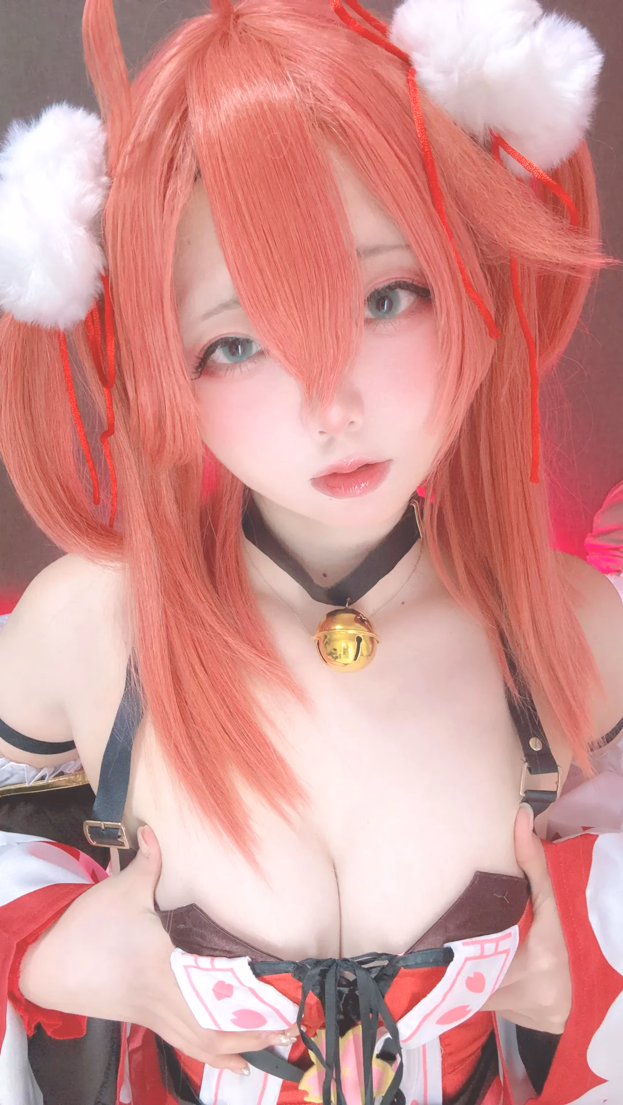 Chuchu Nagomitei as Sakura Miko — cosplay photo 23 of 89