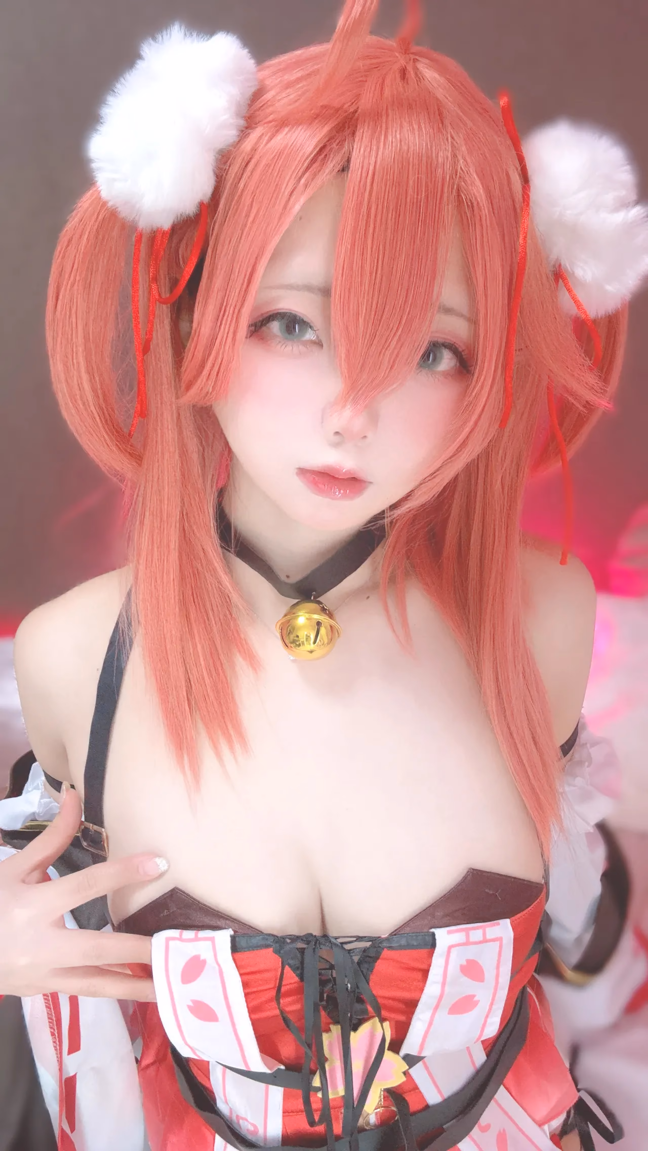 Chuchu Nagomitei as Sakura Miko — cosplay photo 24 of 89