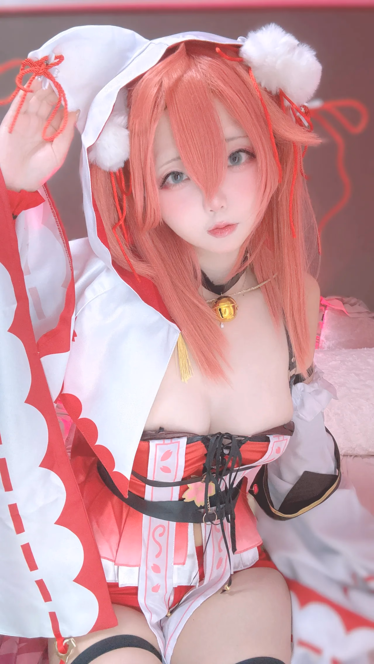 Chuchu Nagomitei as Sakura Miko — cosplay photo 5 of 89