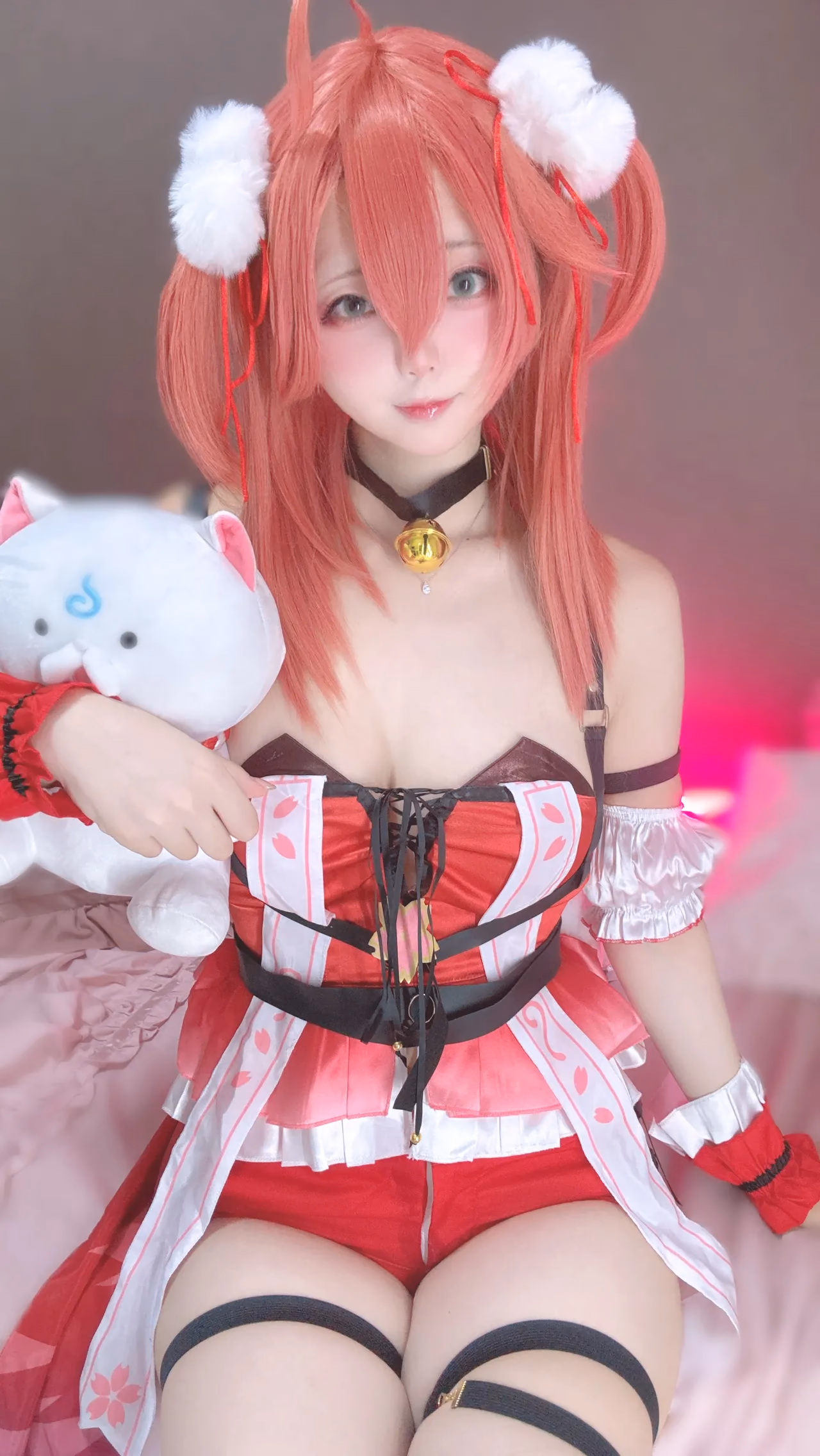Chuchu Nagomitei as Sakura Miko — cosplay photo 75 of 89