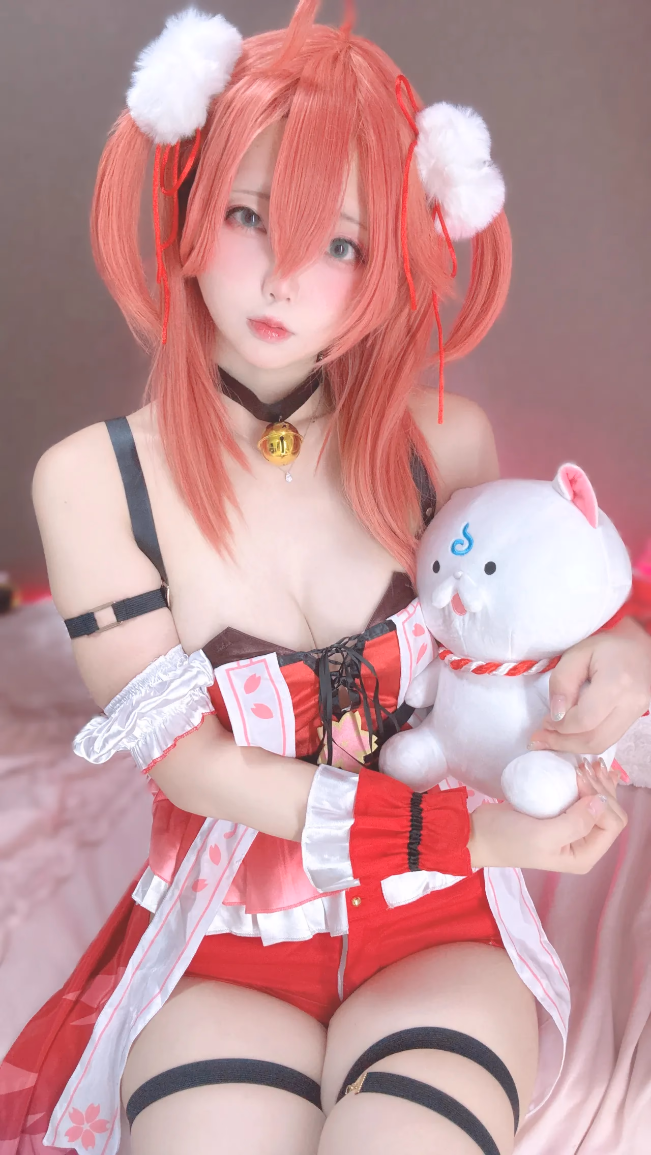 Chuchu Nagomitei as Sakura Miko — cosplay photo 76 of 89