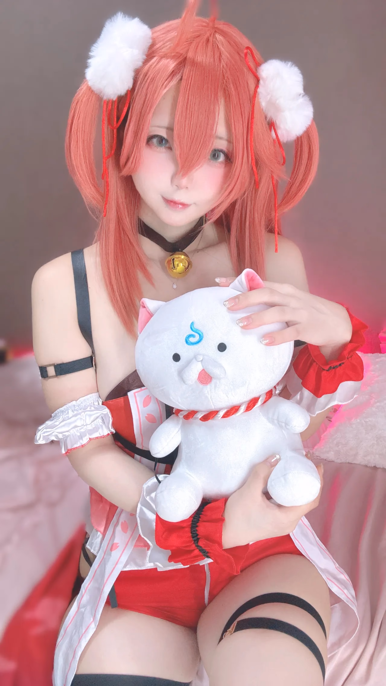 Chuchu Nagomitei as Sakura Miko — cosplay photo 78 of 89