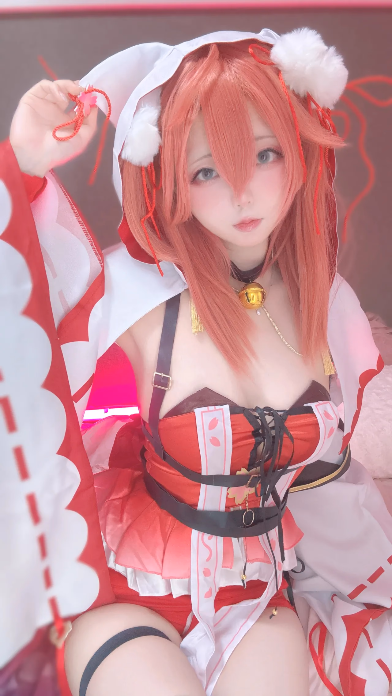 Chuchu Nagomitei as Sakura Miko — cosplay photo 8 of 89
