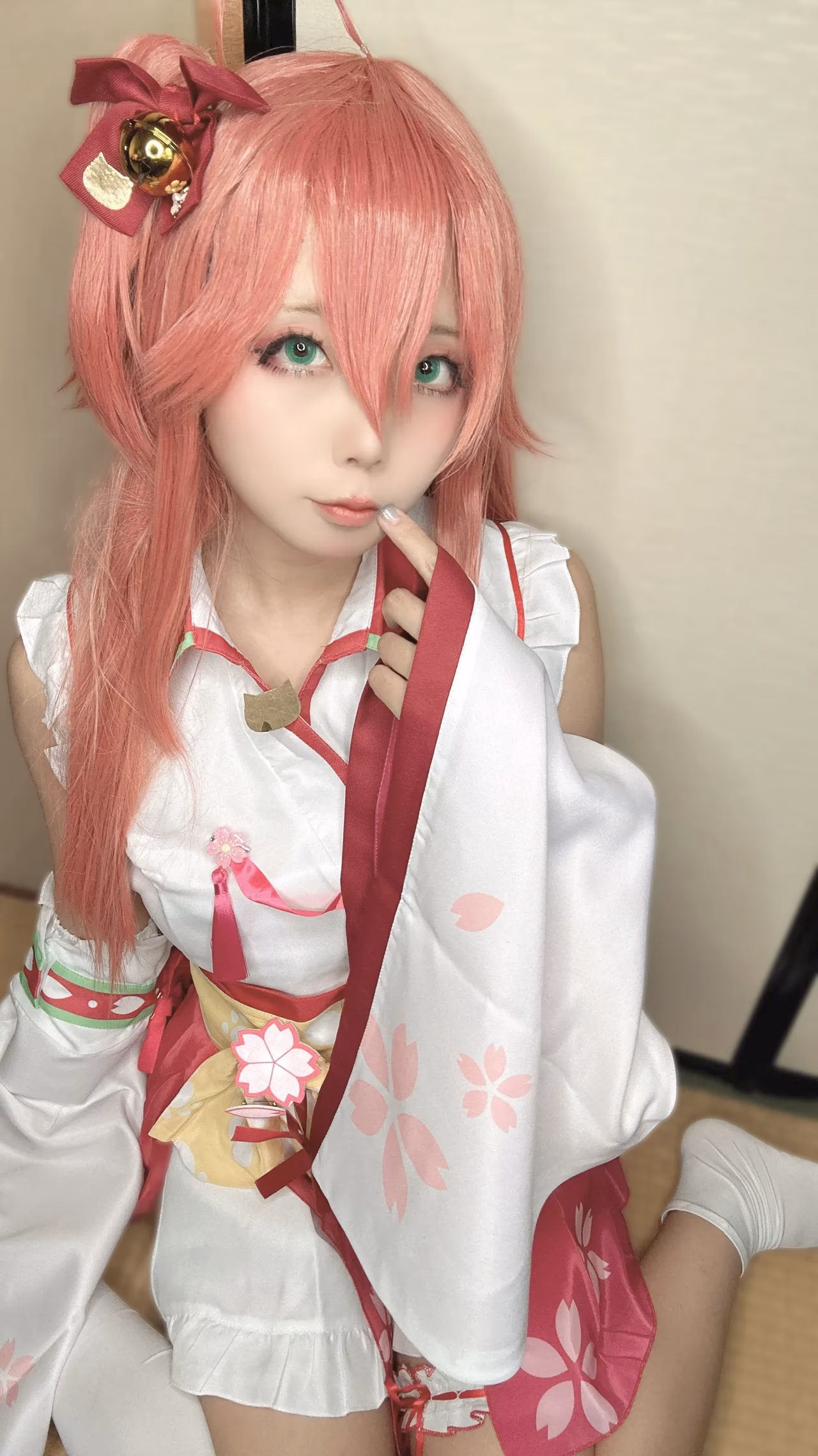 Chuchu Nagomitei as Sakura Miko — cosplay photo 32 of 50