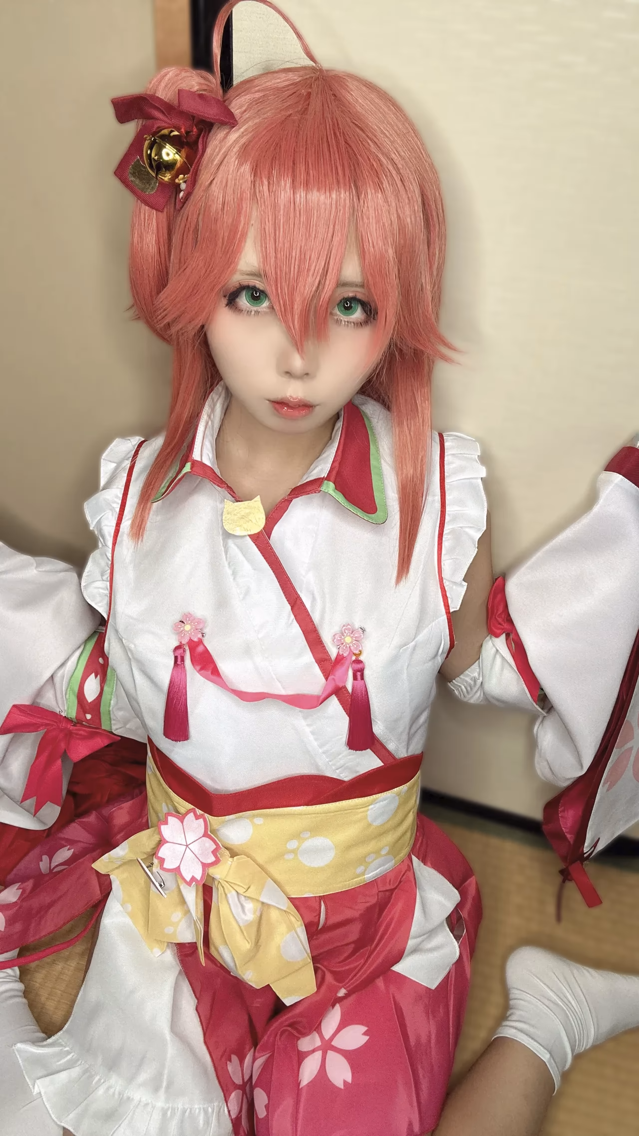 Chuchu Nagomitei as Sakura Miko — cosplay photo 35 of 50