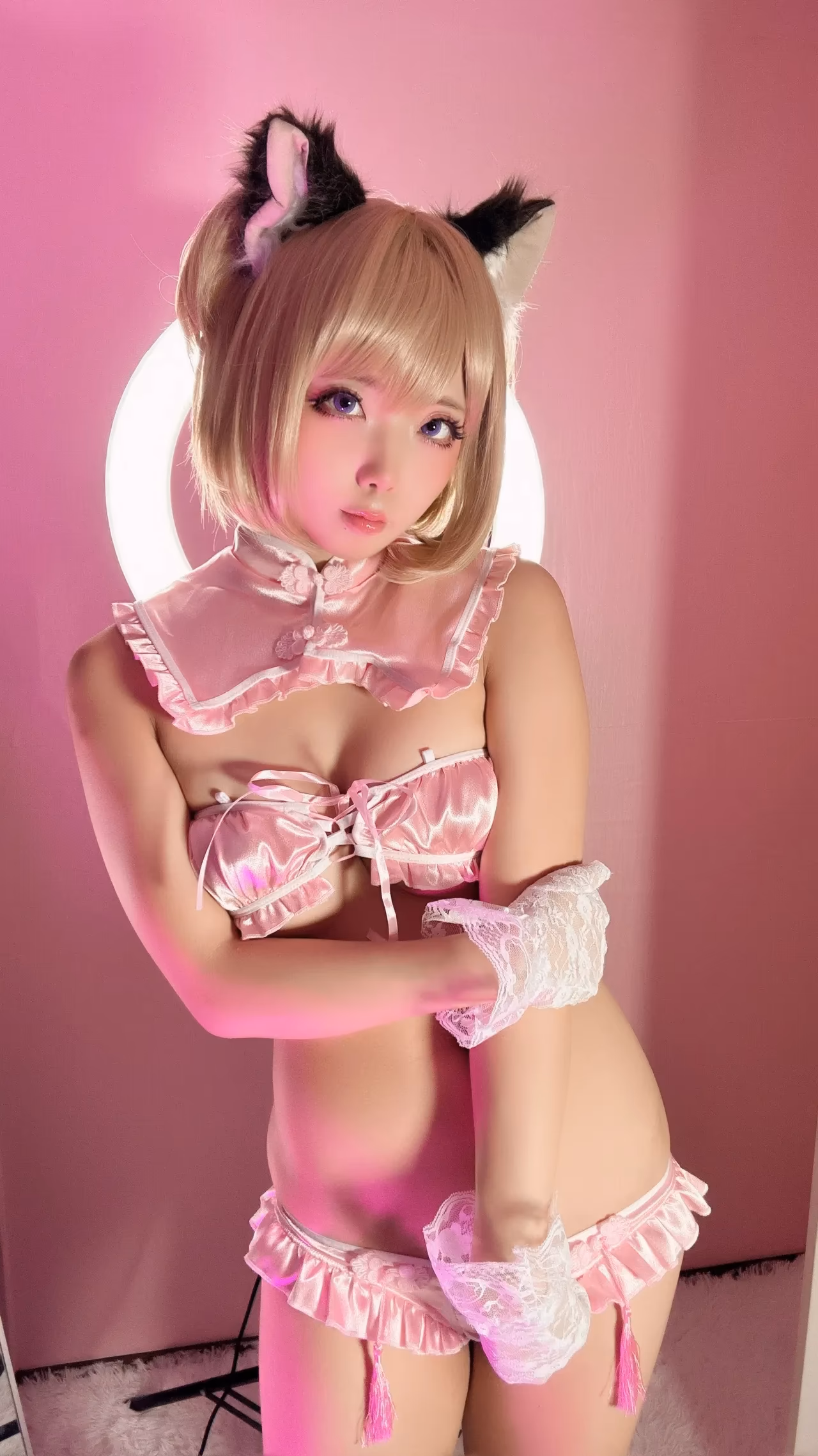 Chuchu Nagomitei as Sakura Miko — cosplay photo 4 of 50