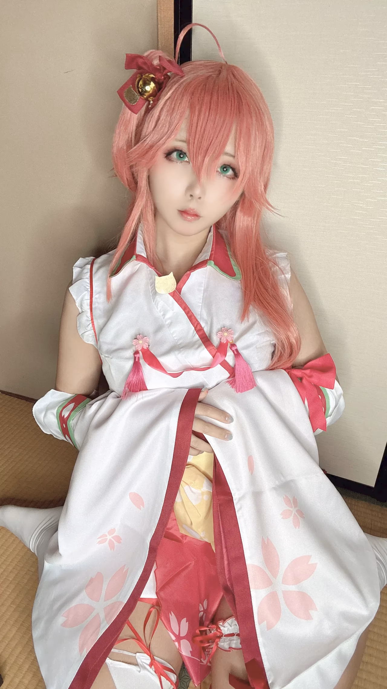 Chuchu Nagomitei as Sakura Miko — cosplay photo 45 of 50