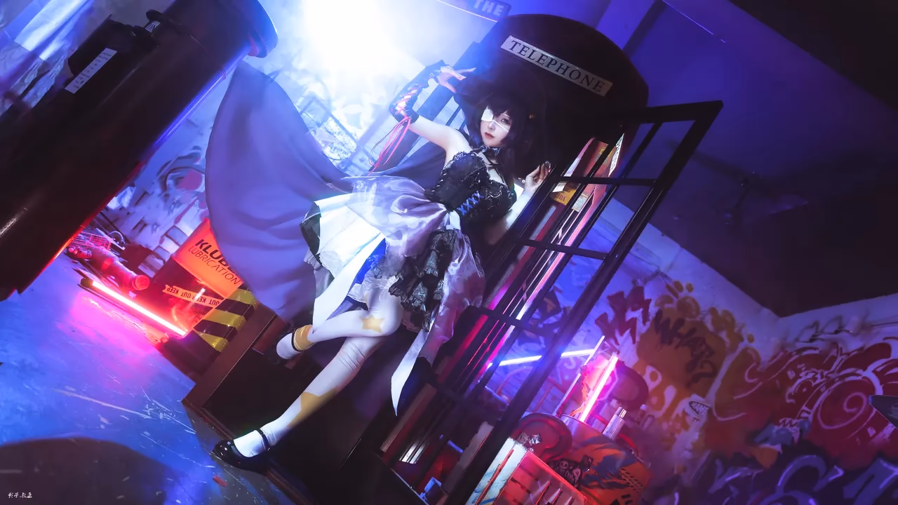 Chunmomo as Rikka Takanashi — cosplay photo 13 of 24