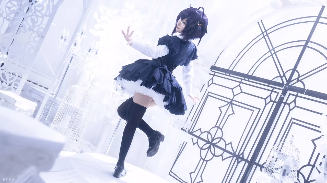 Chunmomo as Rikka Takanashi — cosplay photo 11 of 30