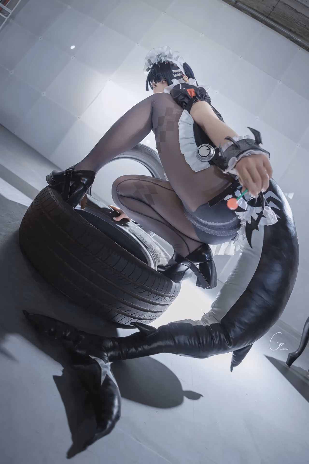 Cien Cosplay as Ellen Joe — cosplay photo 16 of 30