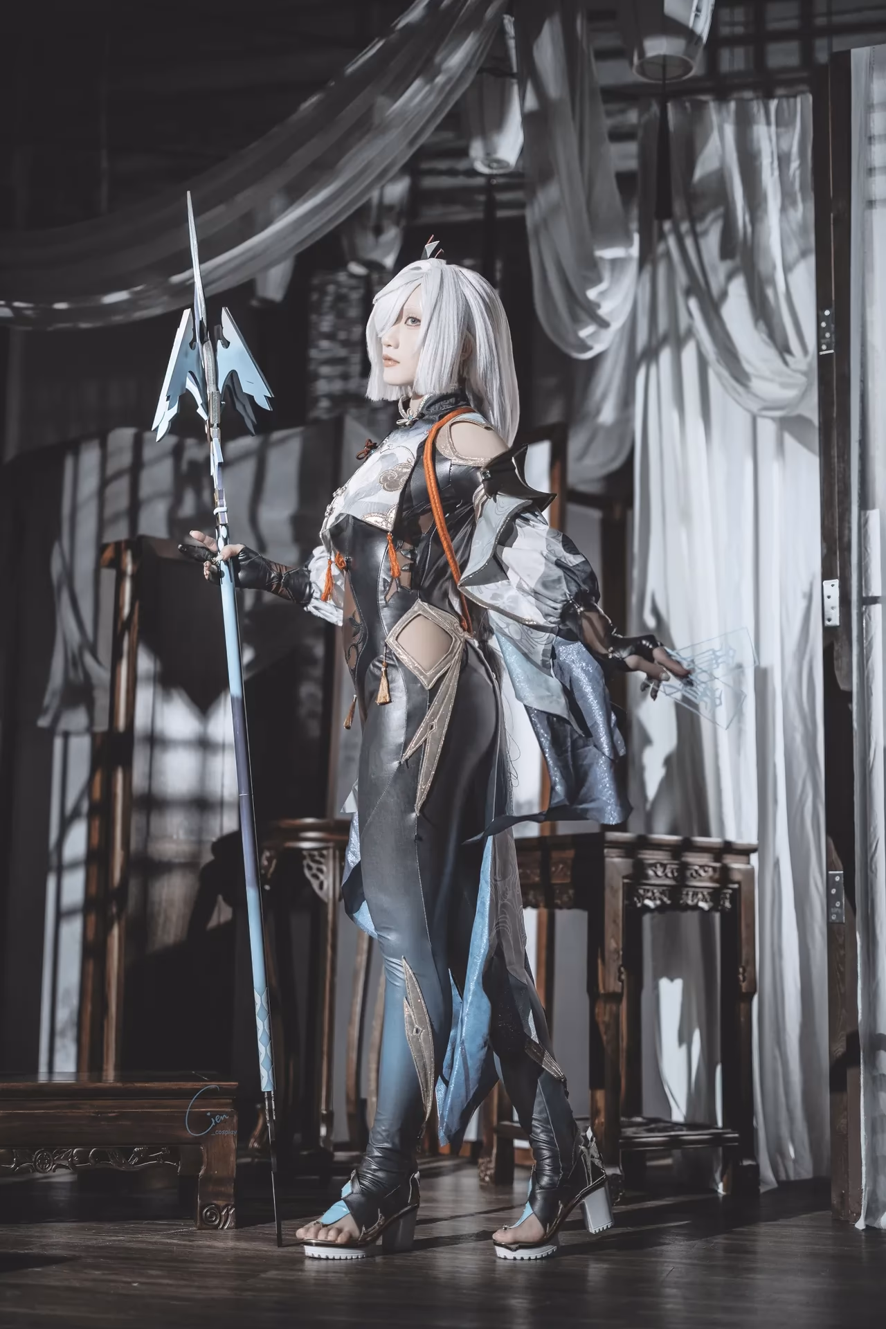Cien Cosplay as Shenhe — cosplay photo 3 of 31