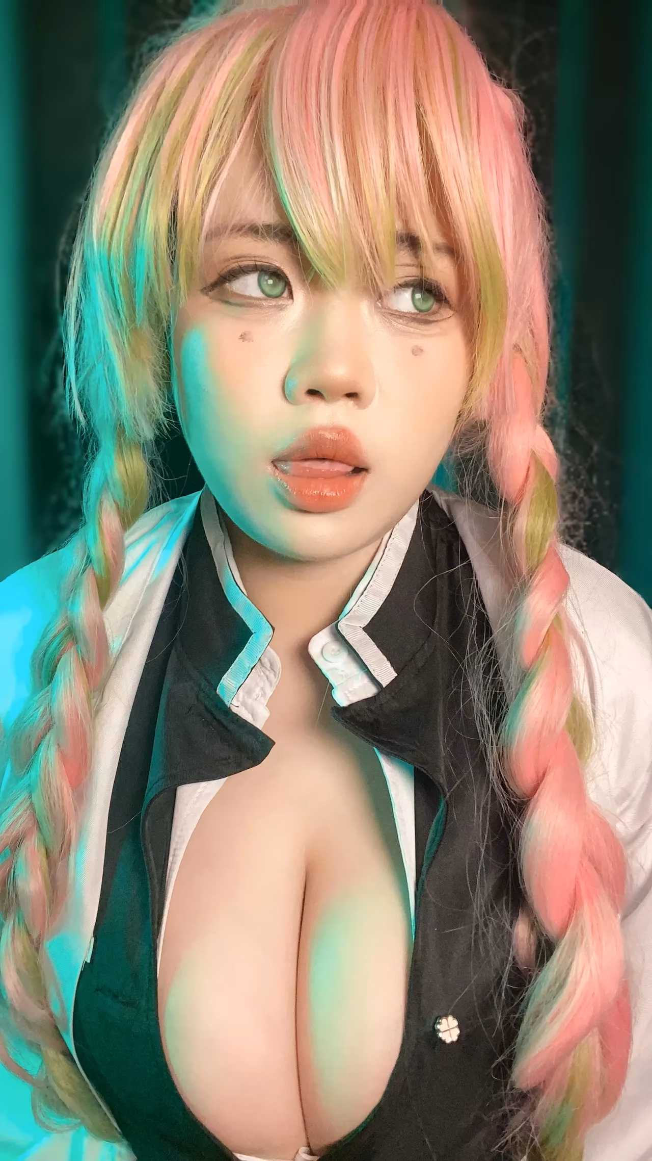 Ciju as Mitsuri Kanroji — cosplay photo 11 of 43
