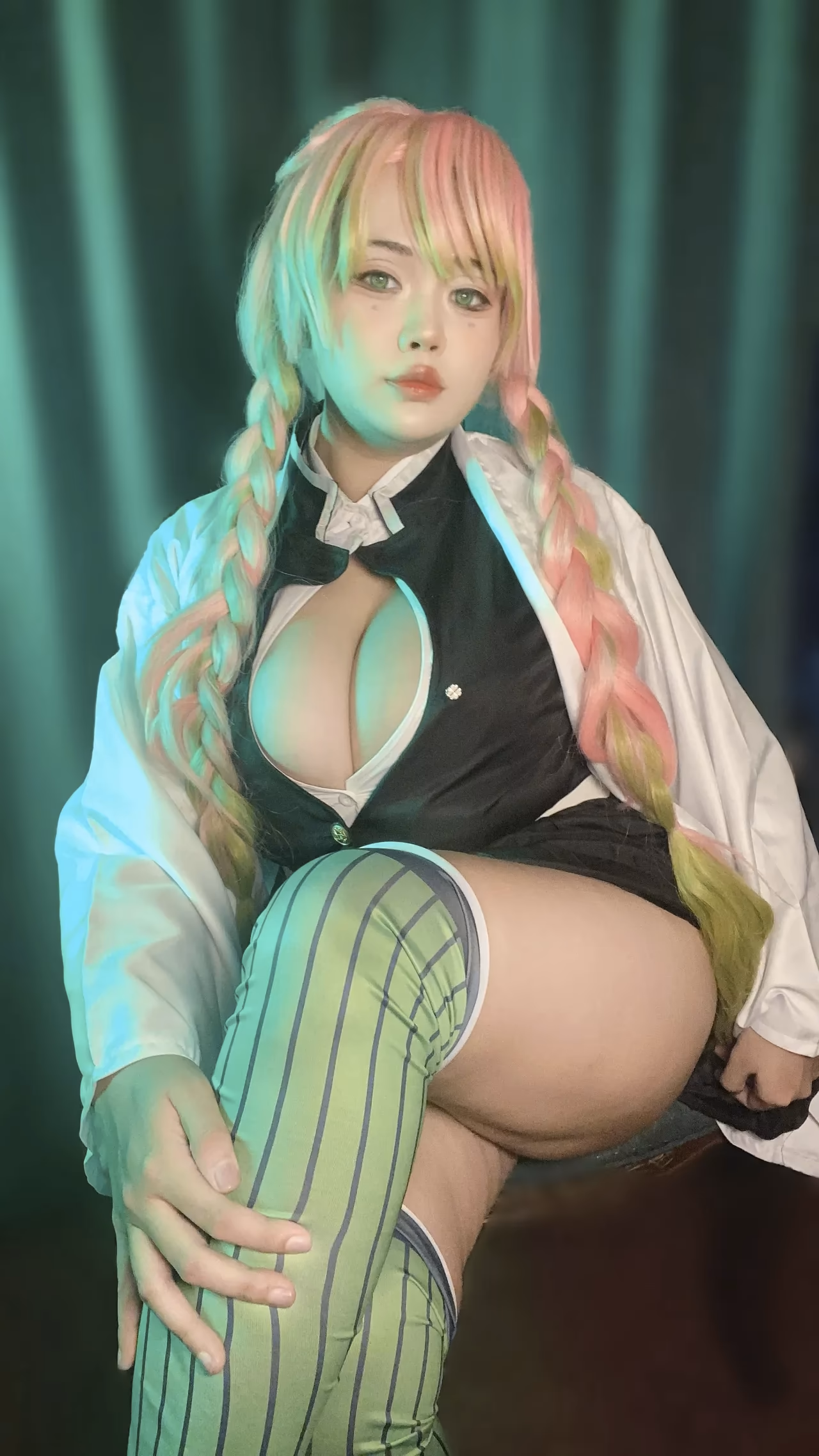 Ciju as Mitsuri Kanroji — cosplay photo 24 of 43