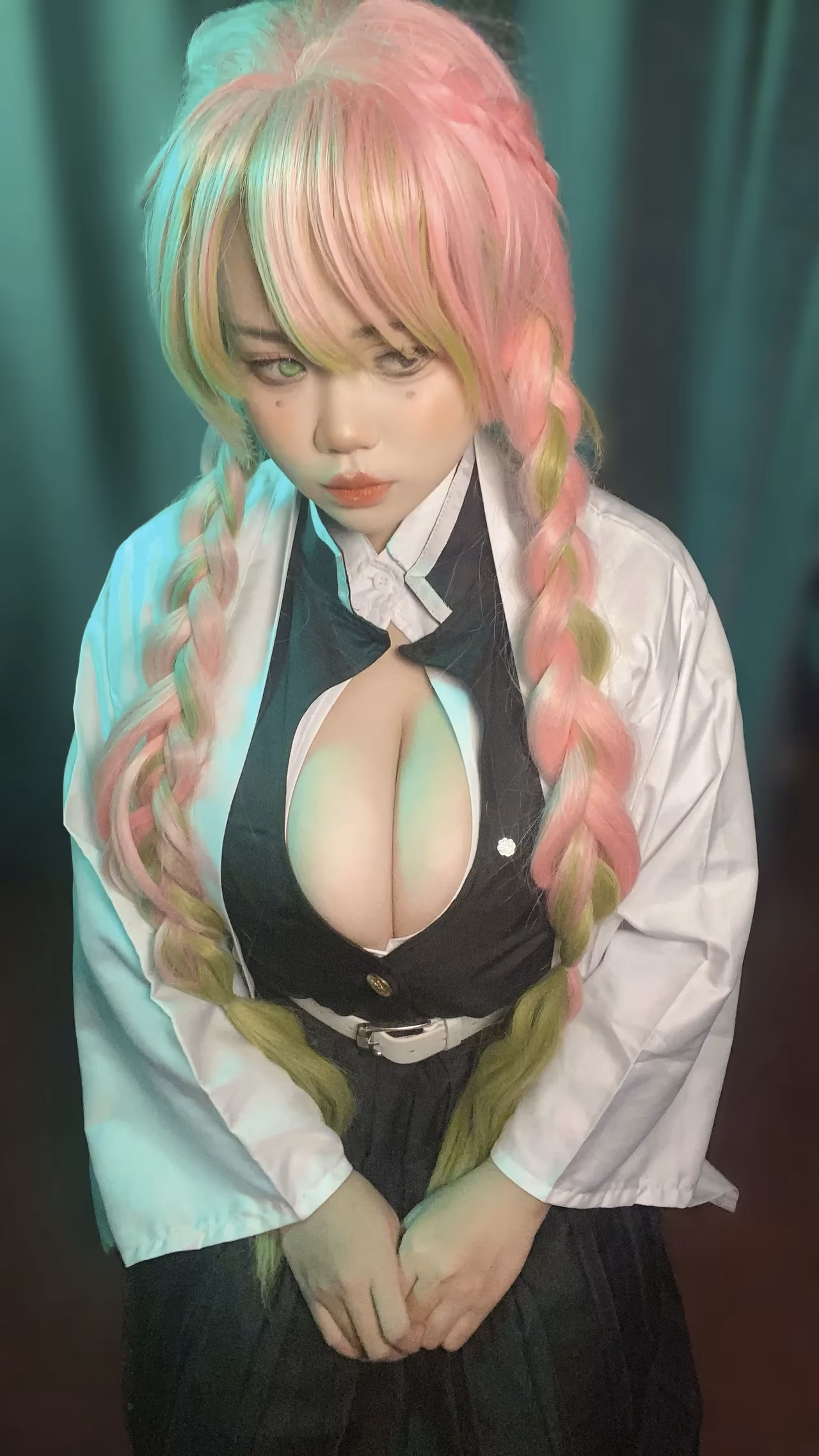 Ciju as Mitsuri Kanroji — cosplay photo 7 of 43