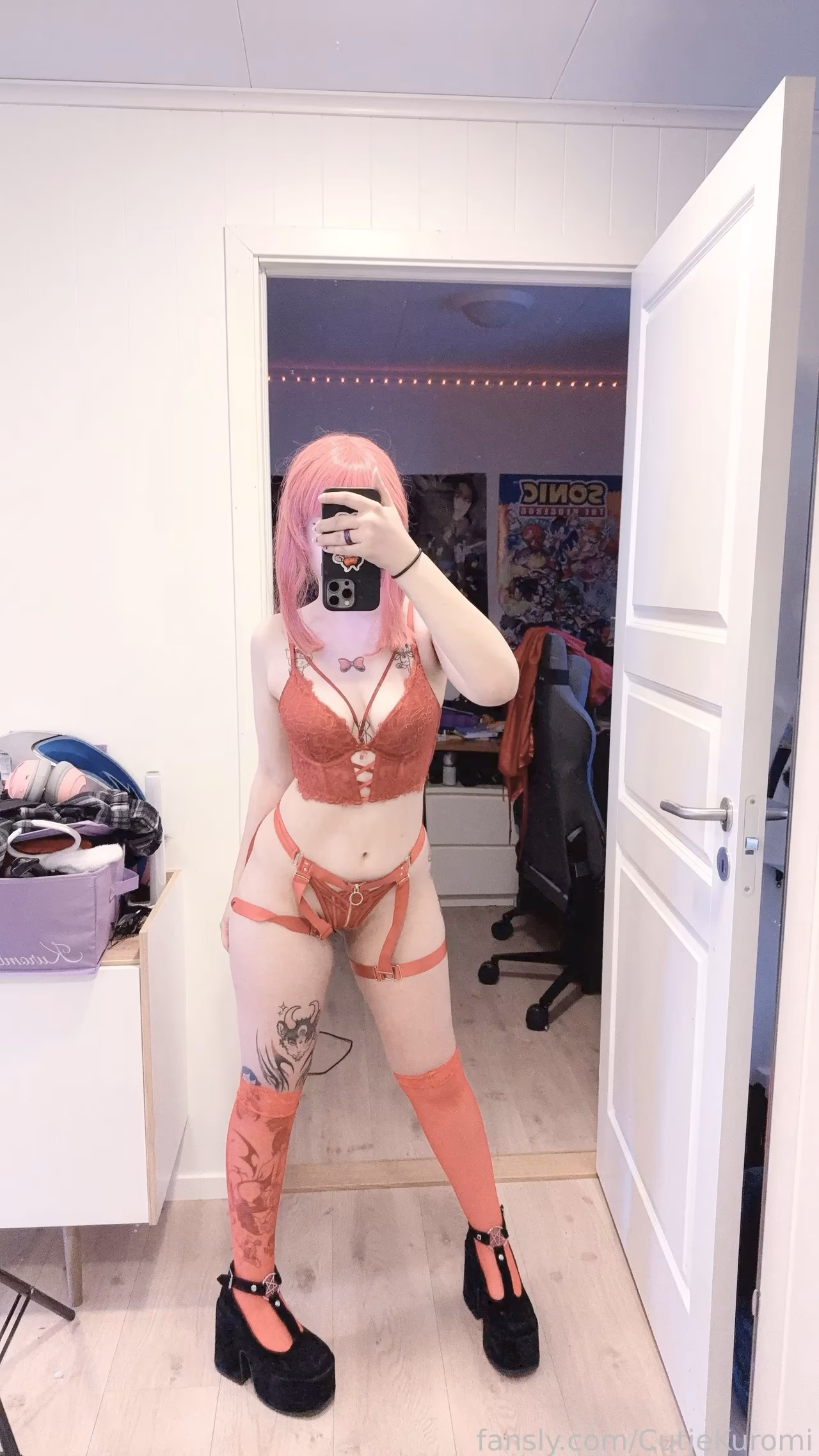 Cutie Kuromi as Makima — cosplay photo 9 of 19
