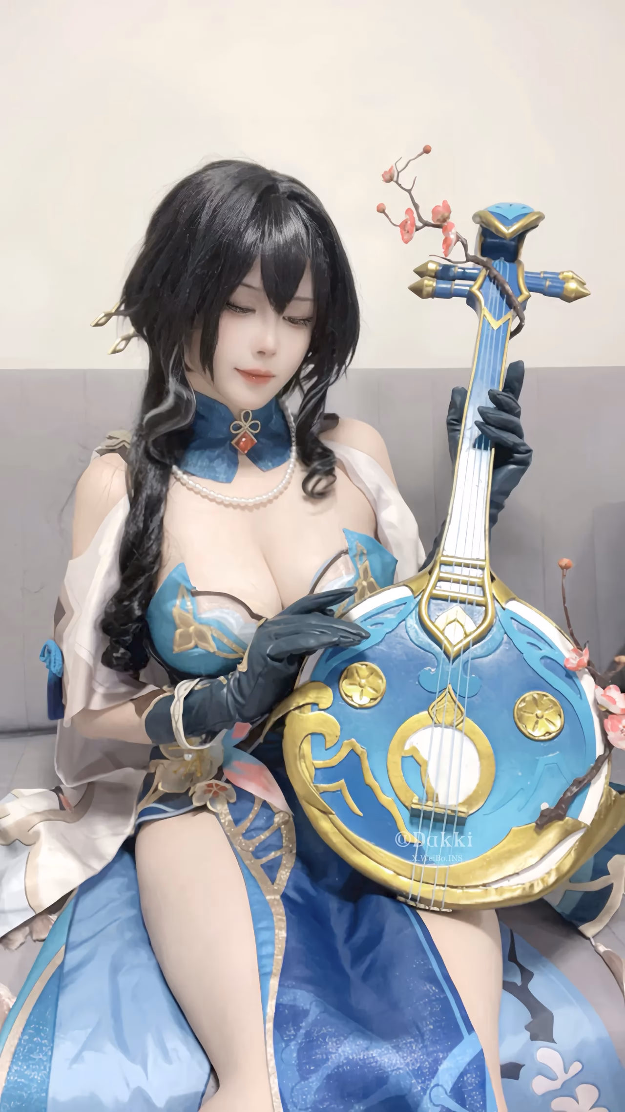 DakkiYi as Ruan Mei — cosplay photo 24 of 51