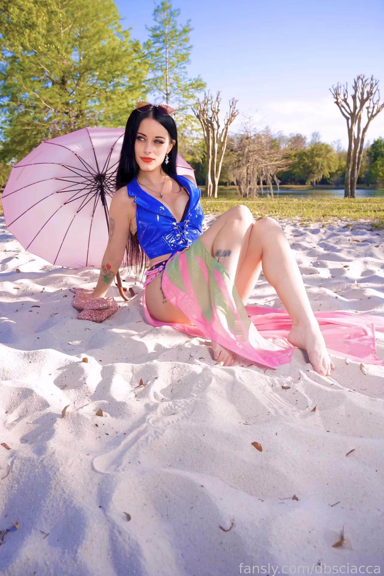 Dani Sciacca as Nico Robin — cosplay photo 15 of 24