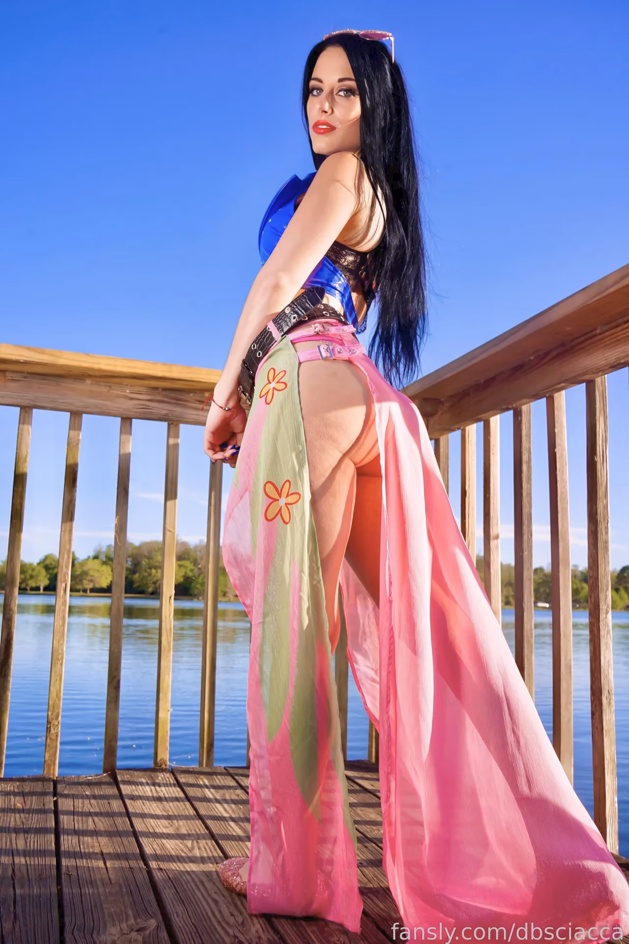 Dani Sciacca as Nico Robin — cosplay photo 6 of 24