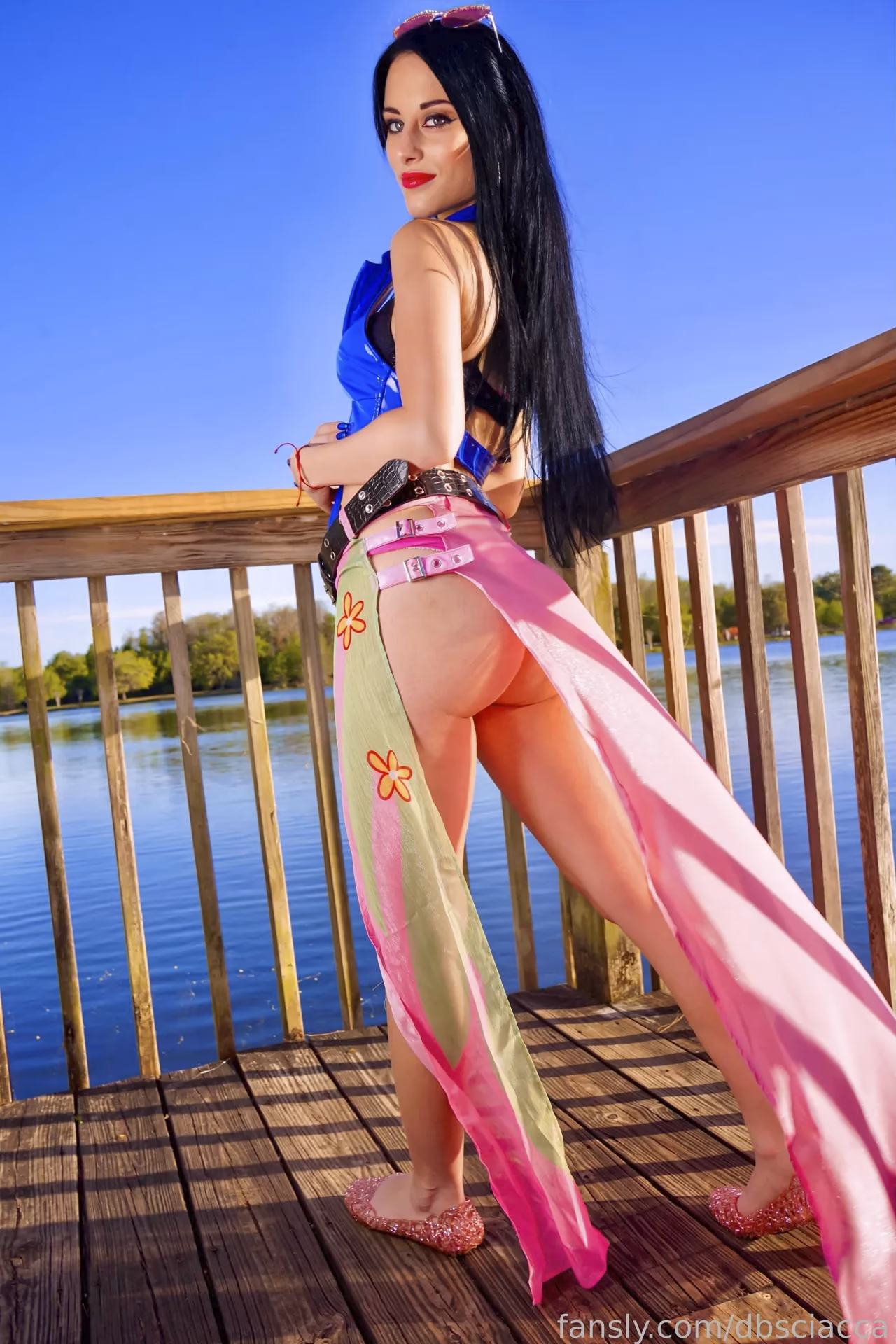 Dani Sciacca as Nico Robin — cosplay photo 7 of 24