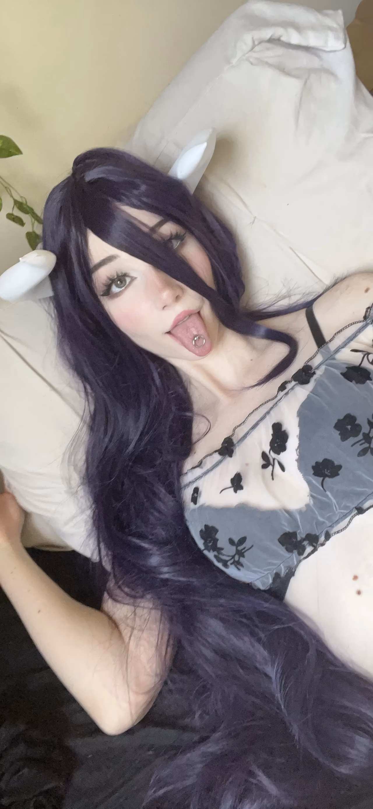 Danielle Mercedie as Albedo — cosplay photo 164 of 166