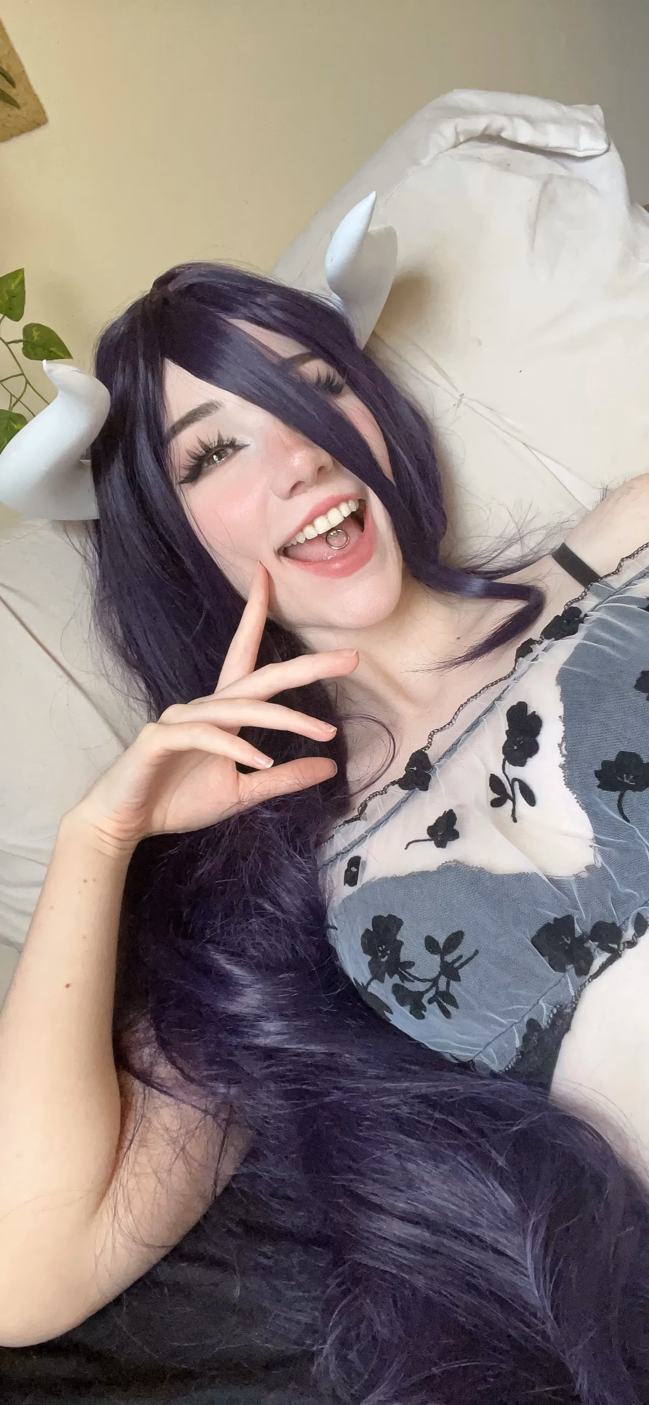 Danielle Mercedie as Albedo — cosplay photo 165 of 166