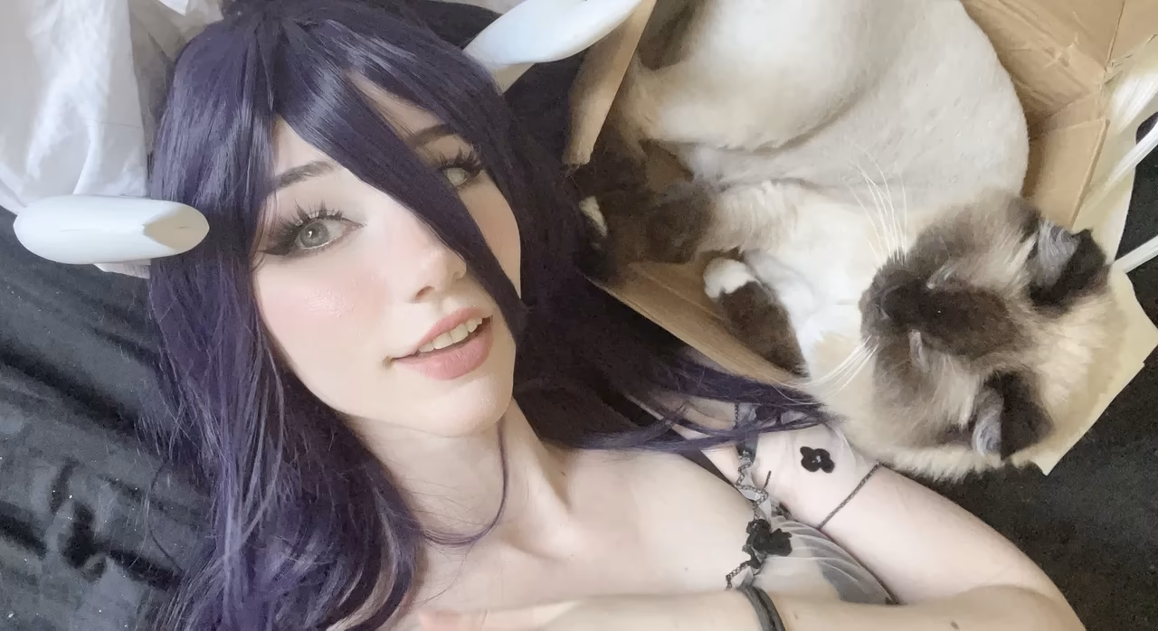 Danielle Mercedie as Albedo — cosplay photo 4 of 166