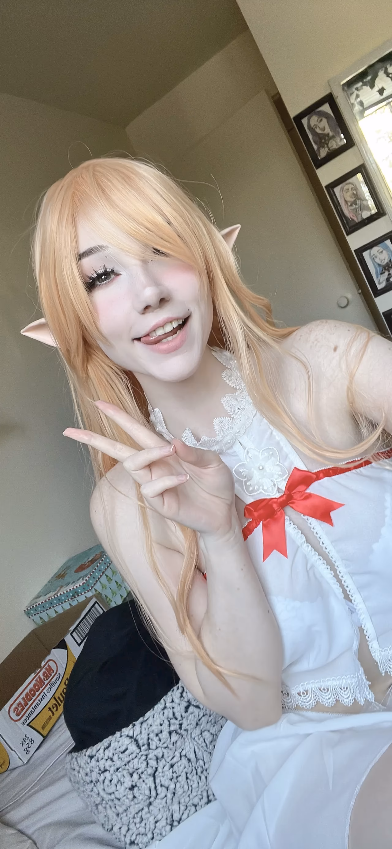 Danielle Mercedie as Asuna Yuuki — cosplay photo 12 of 103