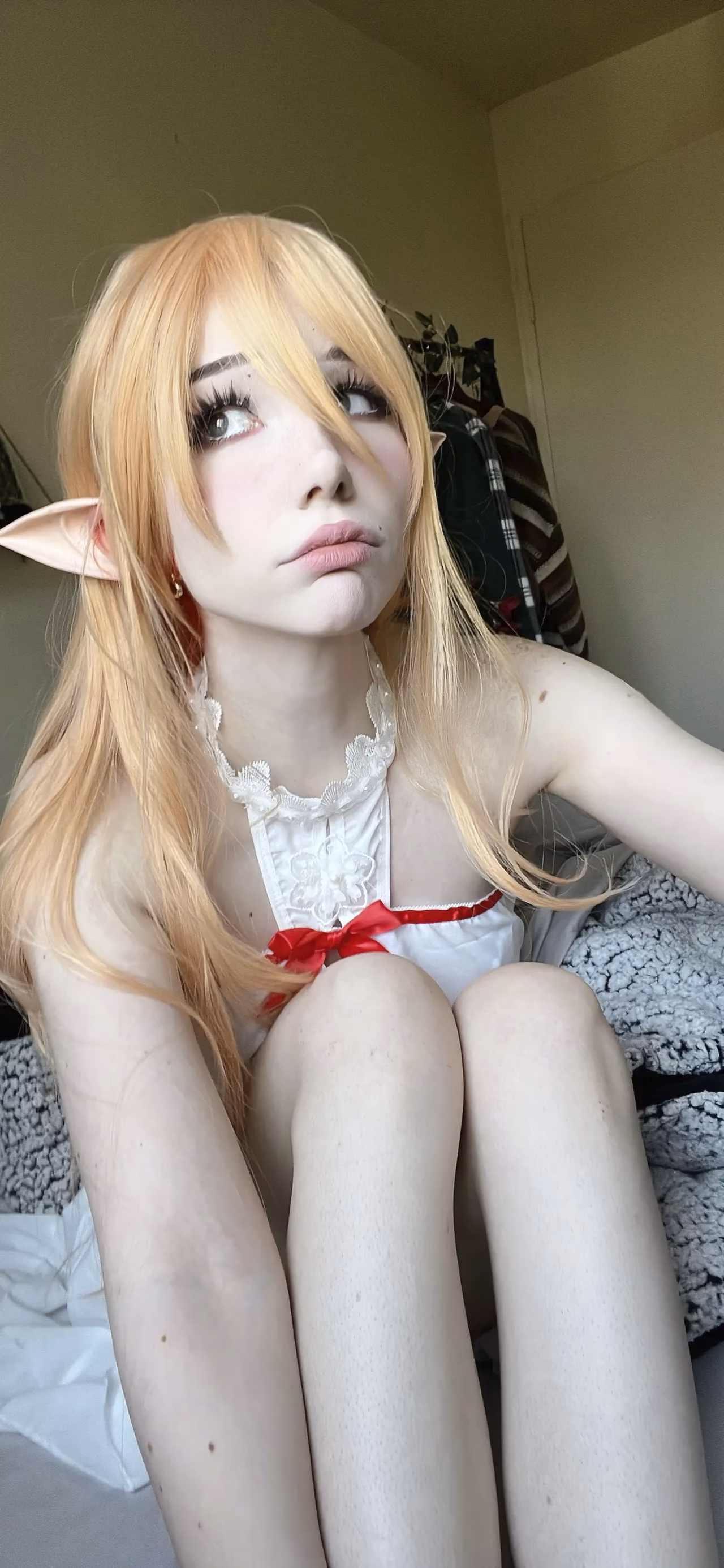 Danielle Mercedie as Asuna Yuuki — cosplay photo 38 of 103