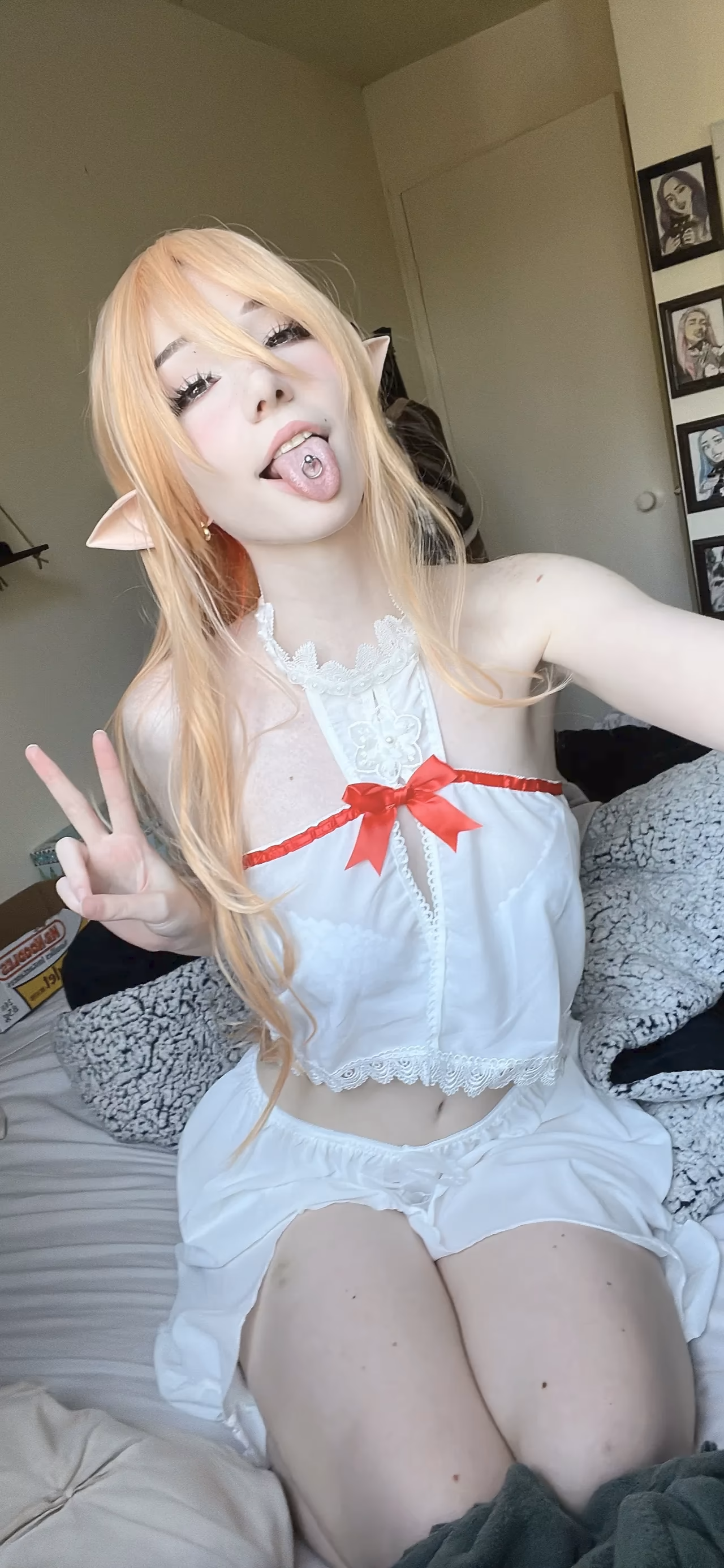 Danielle Mercedie as Asuna Yuuki — cosplay photo 40 of 103
