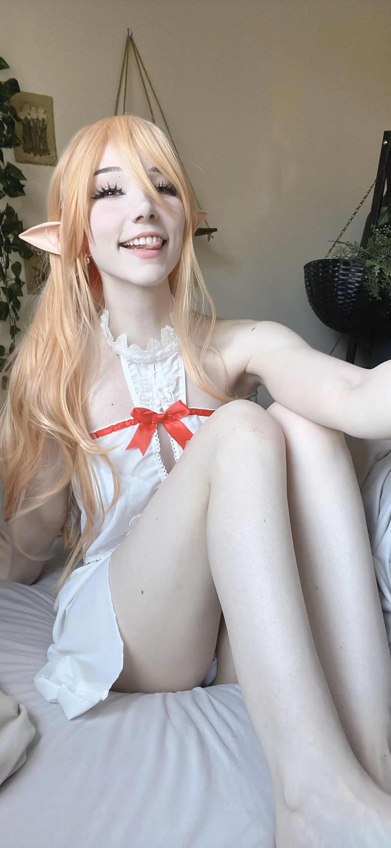 Danielle Mercedie as Asuna Yuuki — cosplay photo 66 of 103