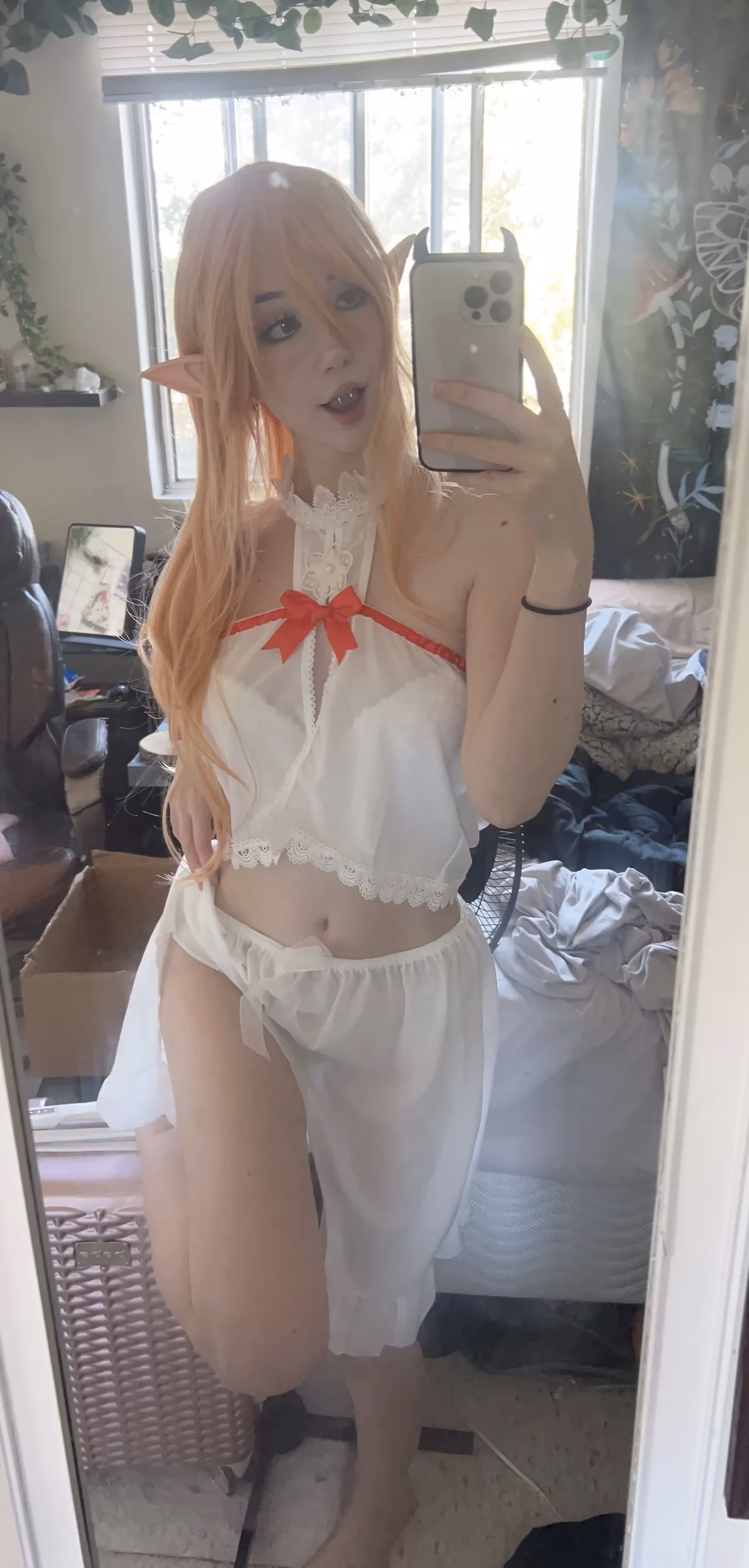 Danielle Mercedie as Asuna Yuuki — cosplay photo 73 of 103