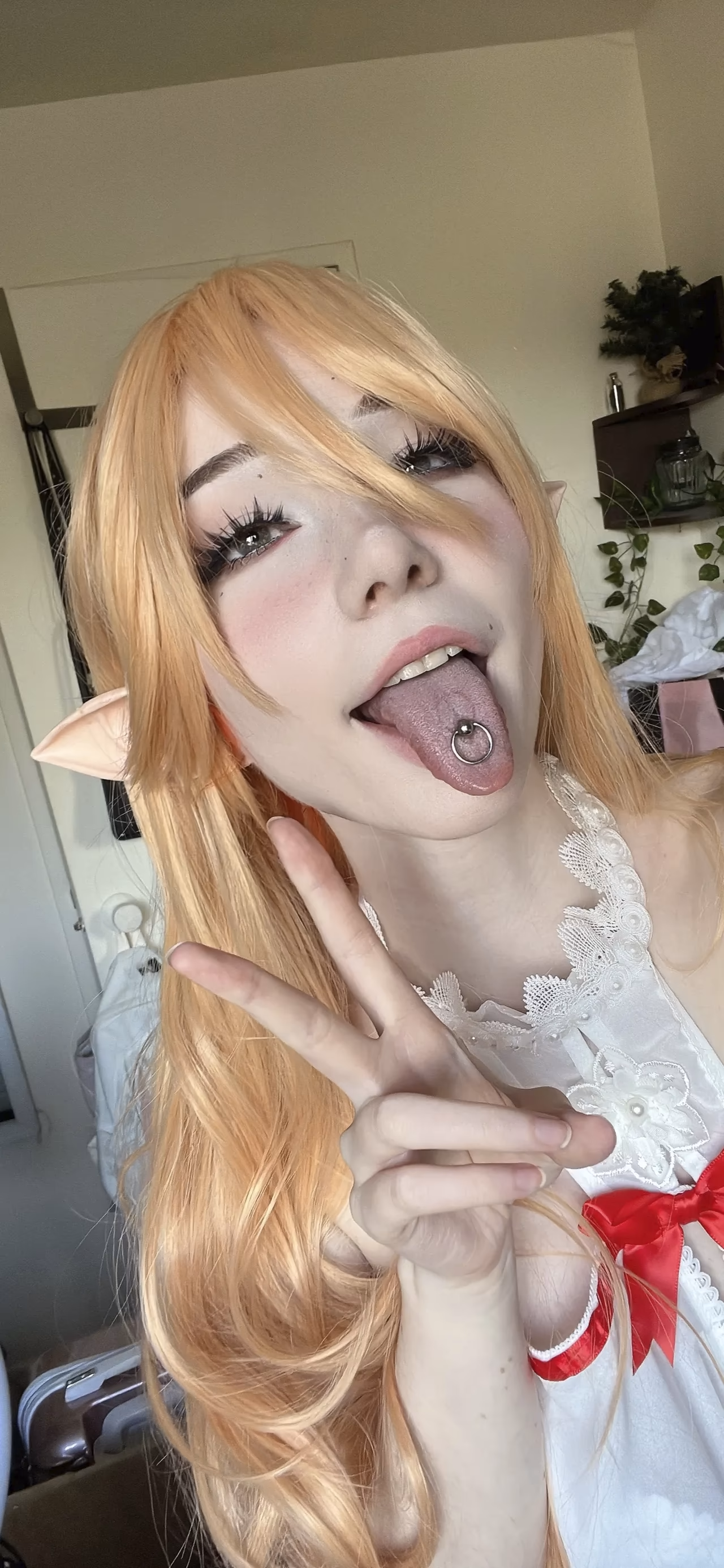 Danielle Mercedie as Asuna Yuuki — cosplay photo 95 of 103