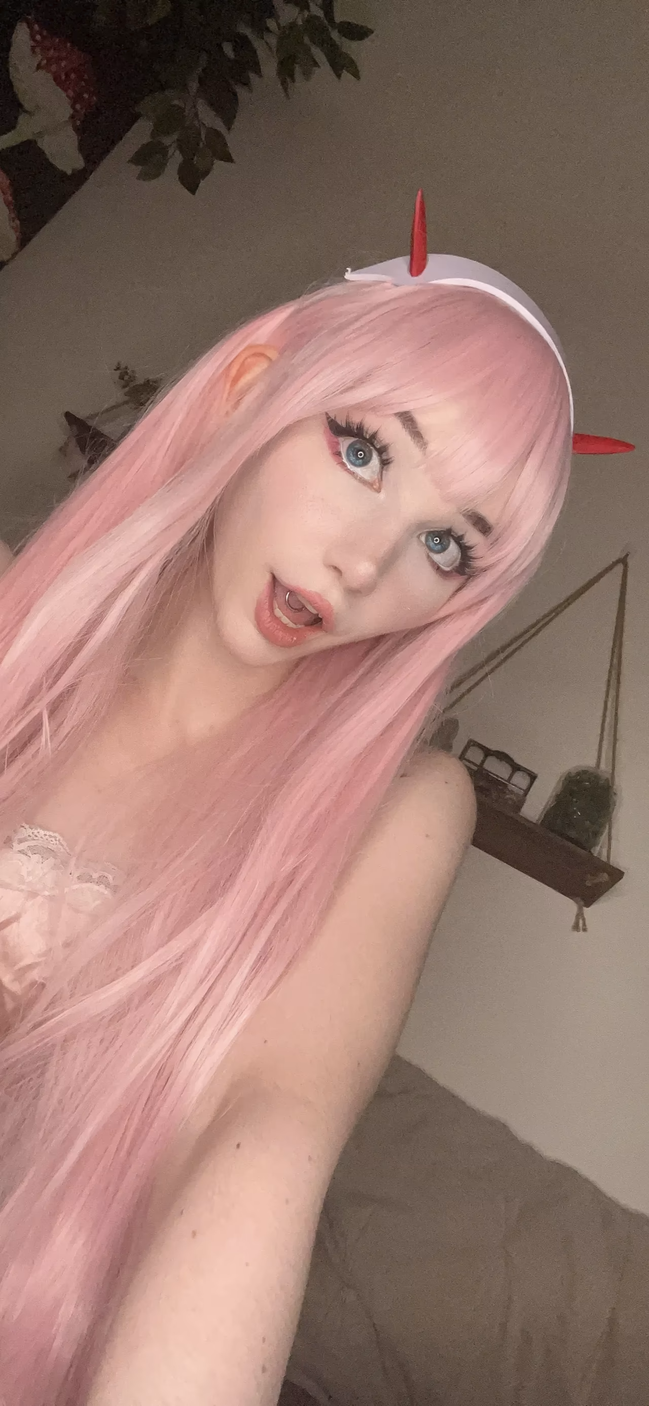 Danielle Mercedie as Zero Two — cosplay photo 18 of 110