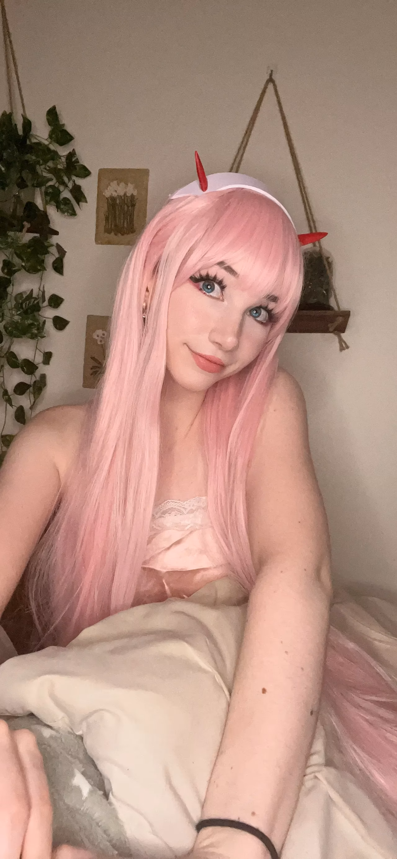 Danielle Mercedie as Zero Two — cosplay photo 2 of 110