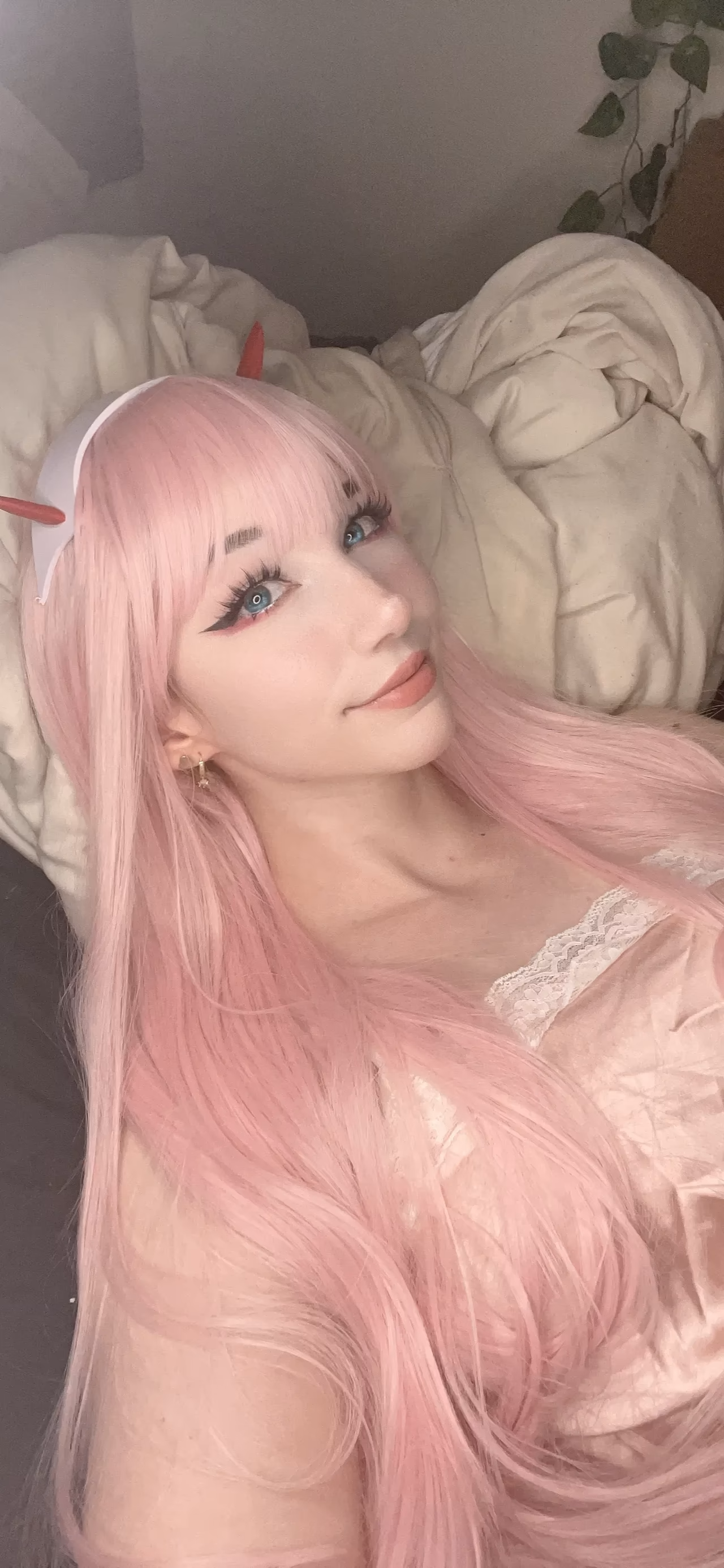 Danielle Mercedie as Zero Two — cosplay photo 35 of 110