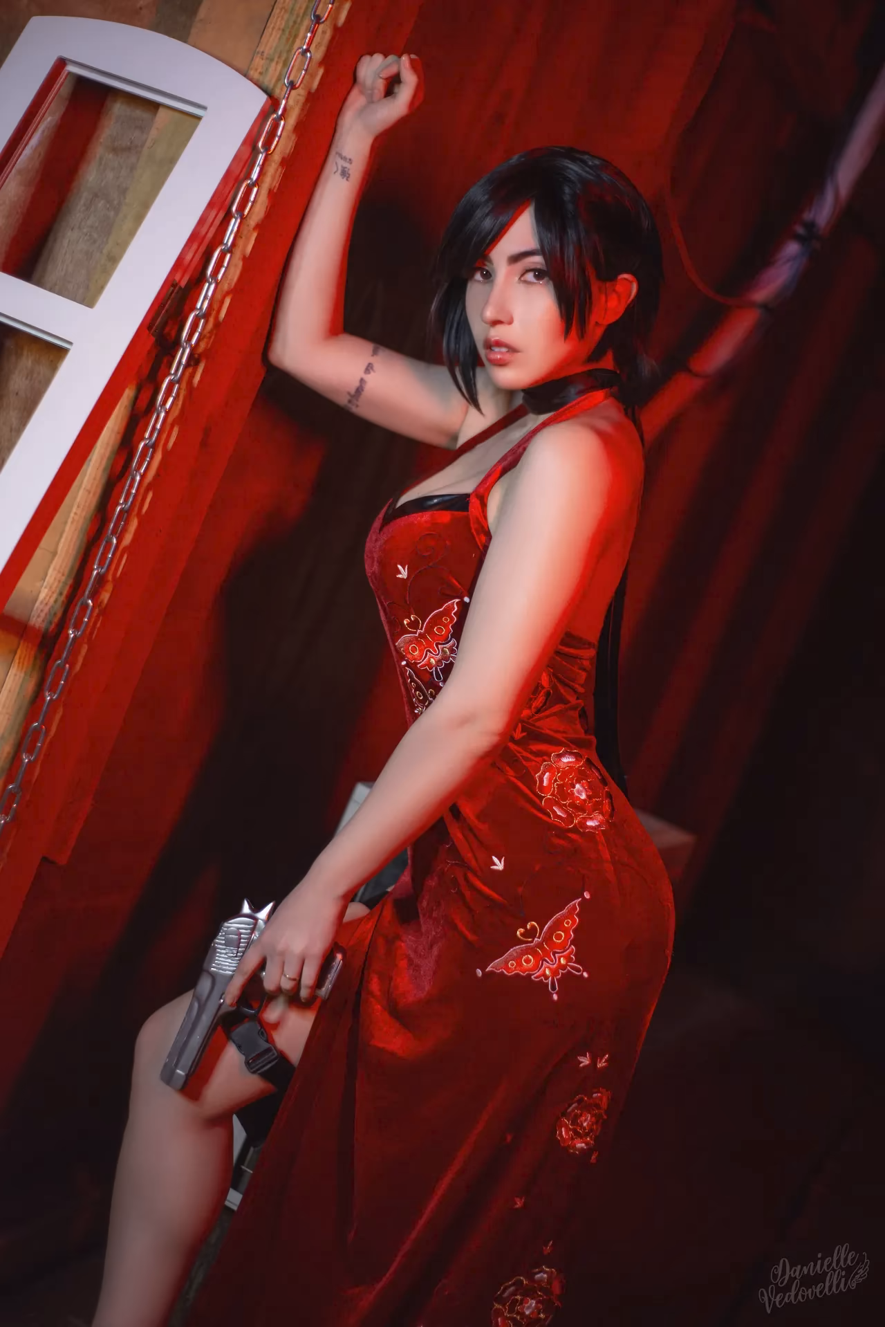 Danielle Vedovelli as Ada Wong — cosplay photo 32 of 40