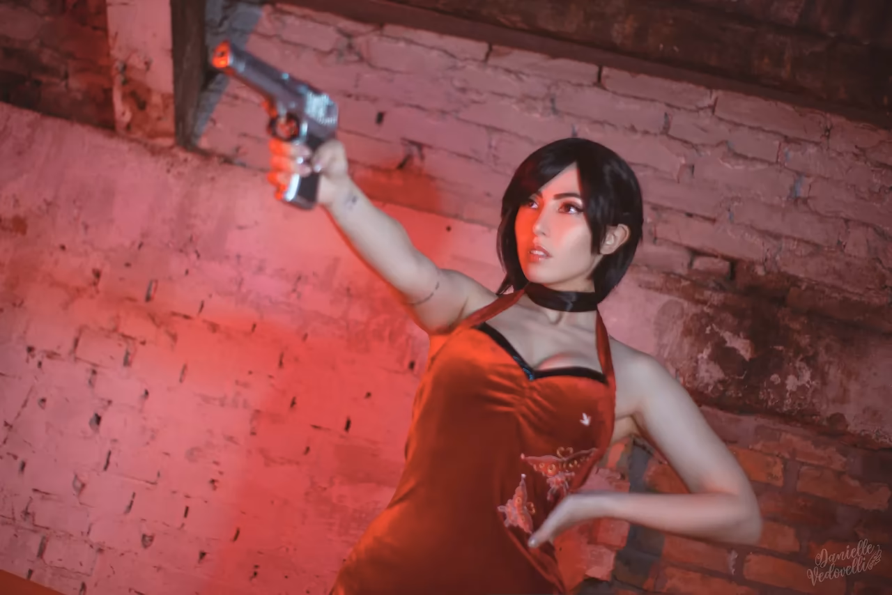Danielle Vedovelli as Ada Wong — cosplay photo 4 of 40