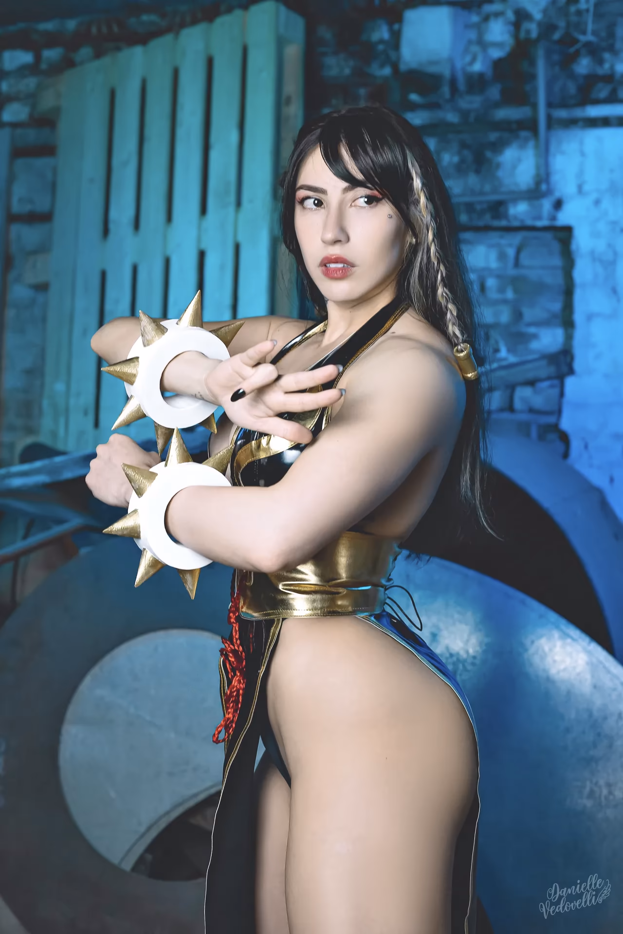 Danielle Vedovelli as Chun-Li — cosplay photo 12 of 68