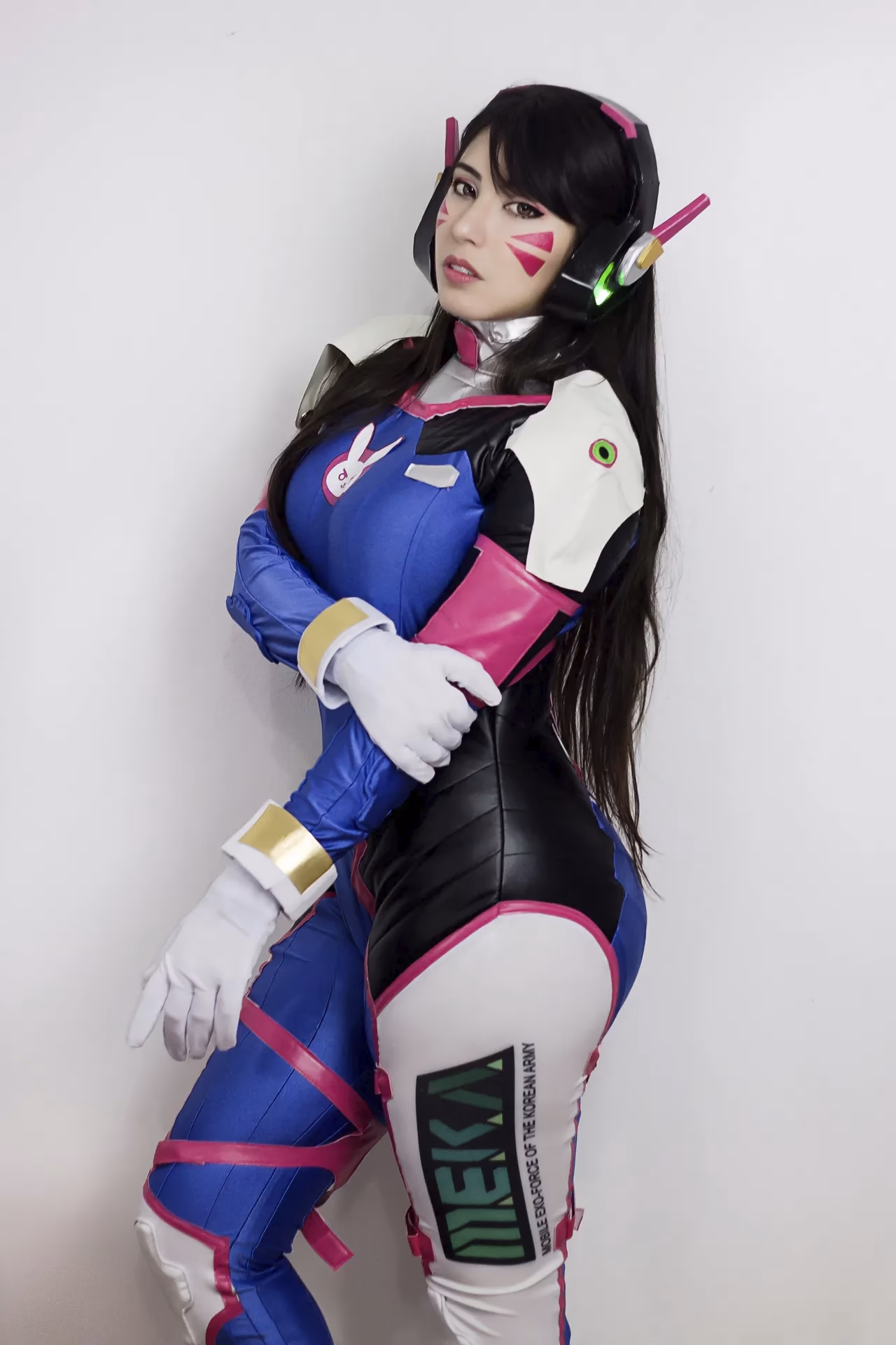 Danielle Vedovelli as D.Va — cosplay photo 3 of 7