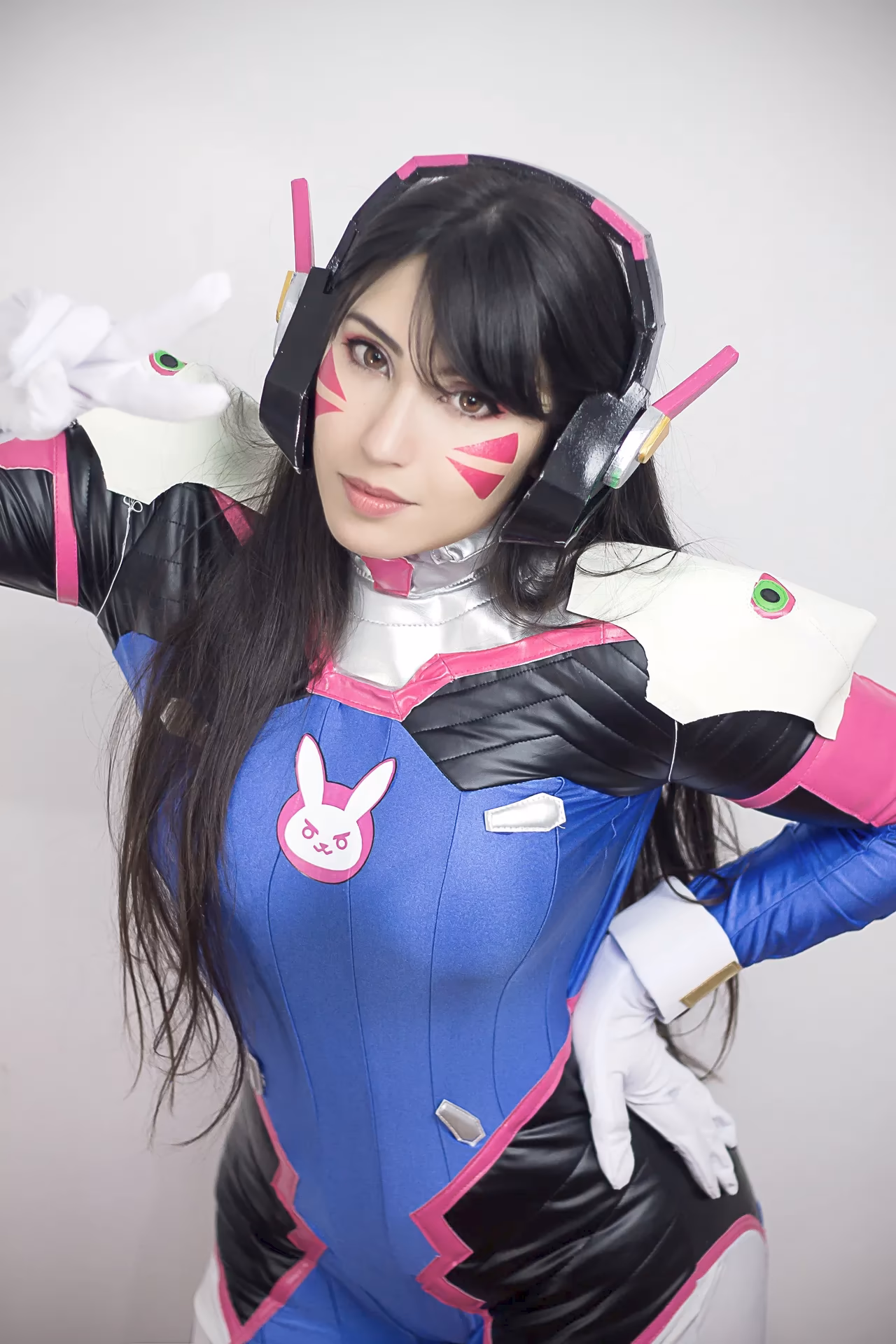 Danielle Vedovelli as D.Va — cosplay photo 6 of 7