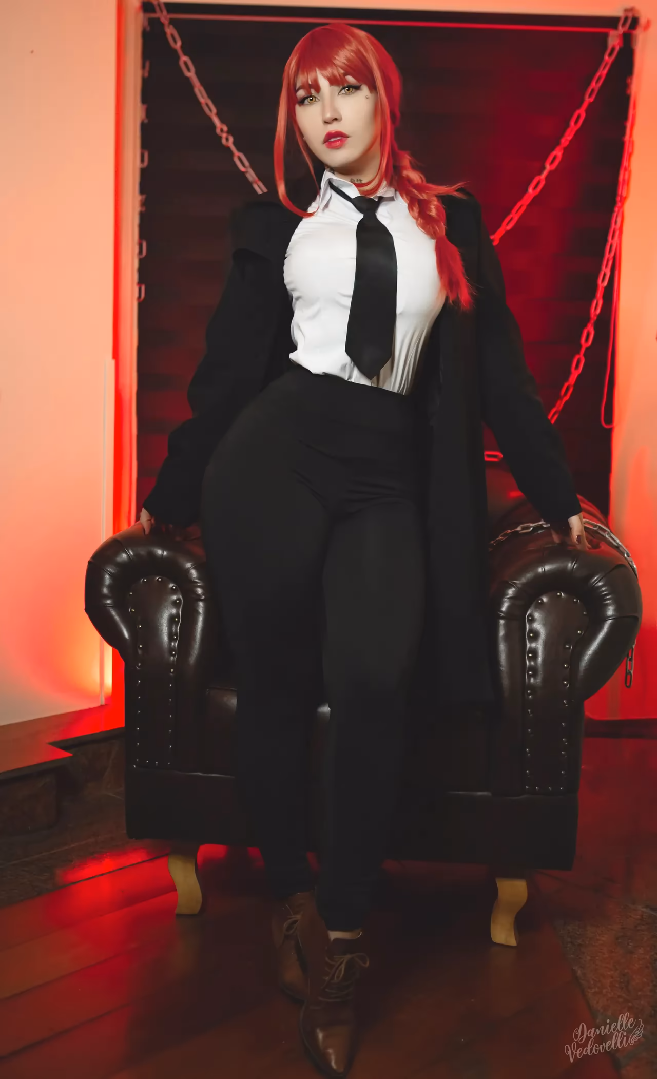 Danielle Vedovelli as Makima — cosplay photo 11 of 30